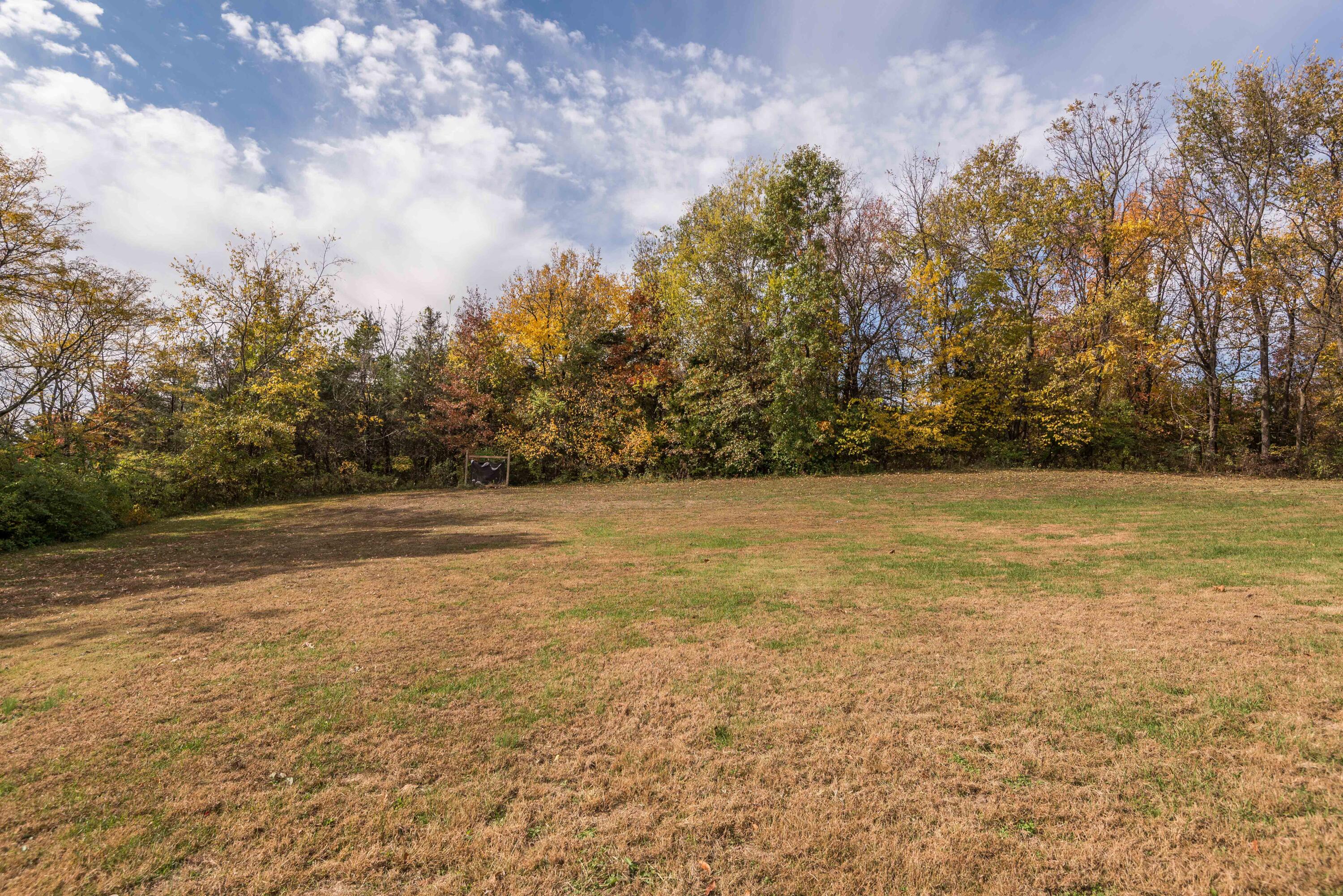 Jefferson City, Missouri, 65109, United States, 4 Bedrooms Bedrooms, ,4 BathroomsBathrooms,Residential,Active,1990034