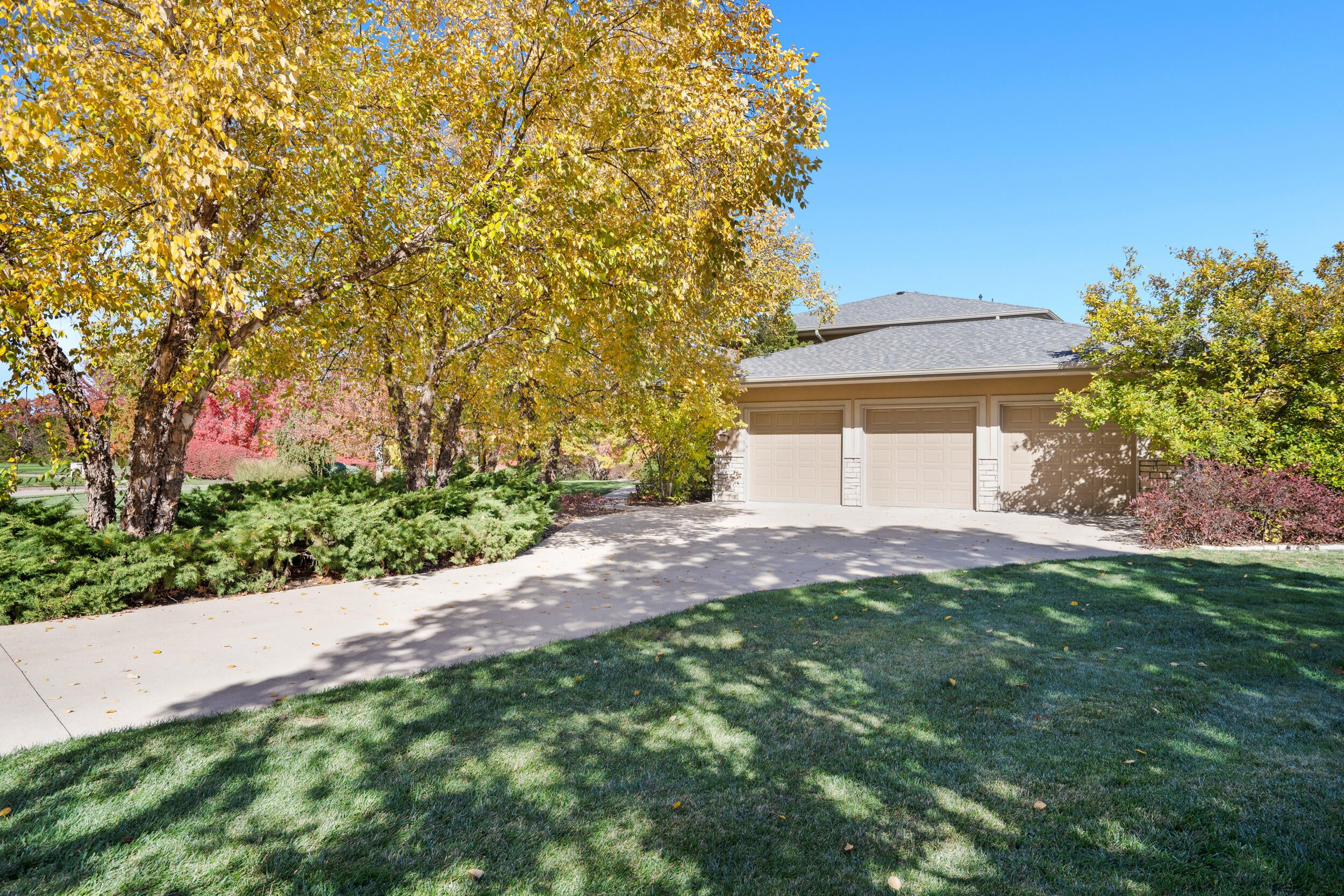 2504 Snowberry Cir – image 63