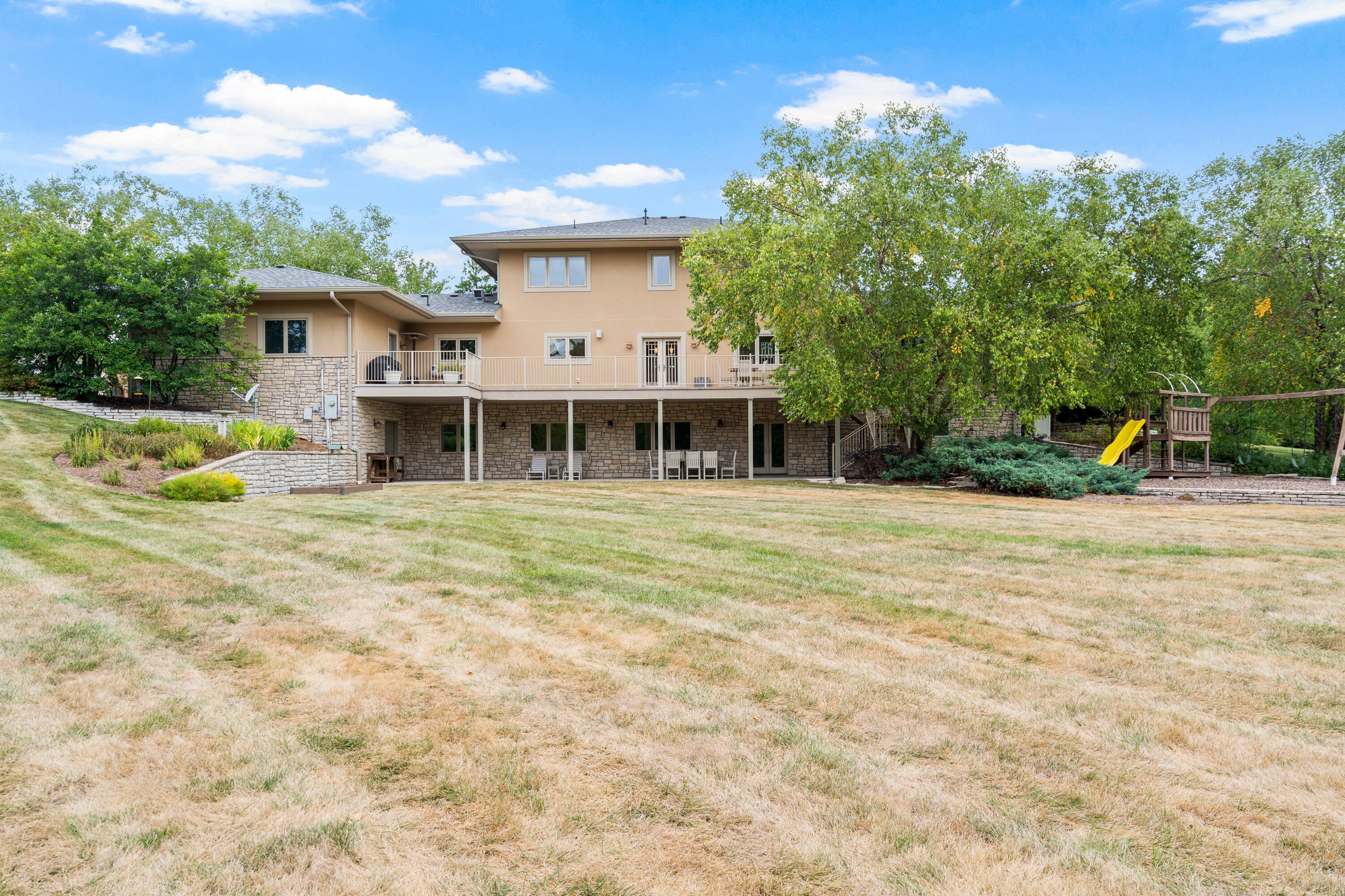 Columbia, Missouri, 65201, United States, 4 Bedrooms Bedrooms, ,4 BathroomsBathrooms,Residential,Active,1944067