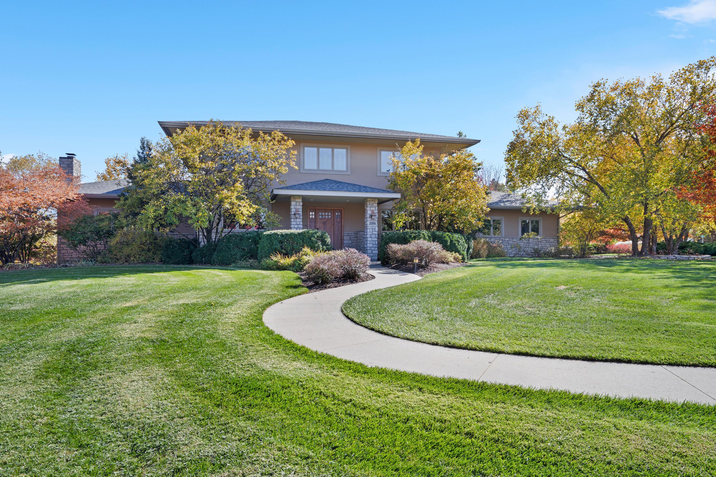 Columbia, Missouri, 65201, United States, 4 Bedrooms Bedrooms, ,4 BathroomsBathrooms,Residential,Active,1944067