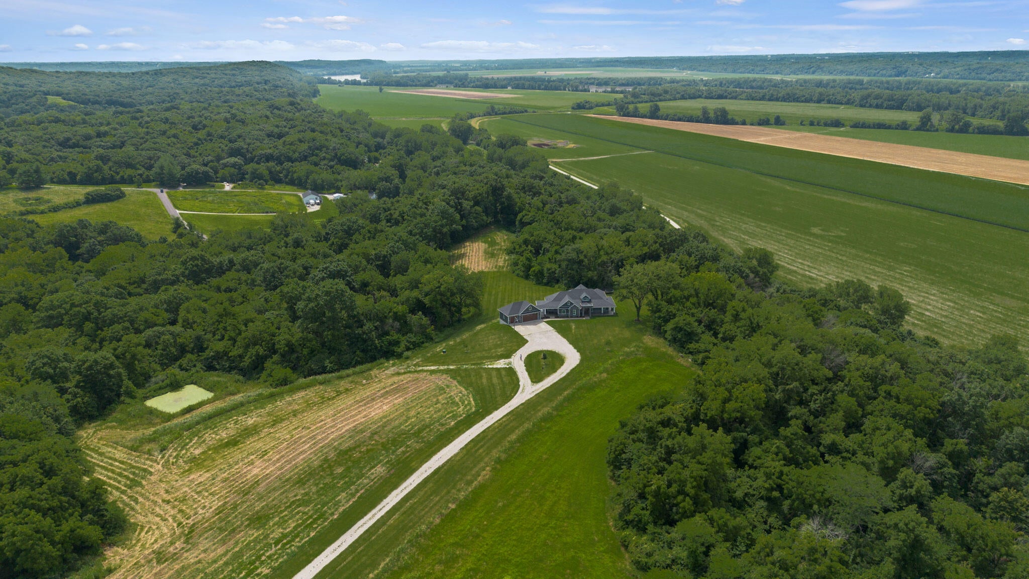 Hartsburg, Missouri, 65039, United States, 6 Bedrooms Bedrooms, ,4 BathroomsBathrooms,Residential,Active,1898236