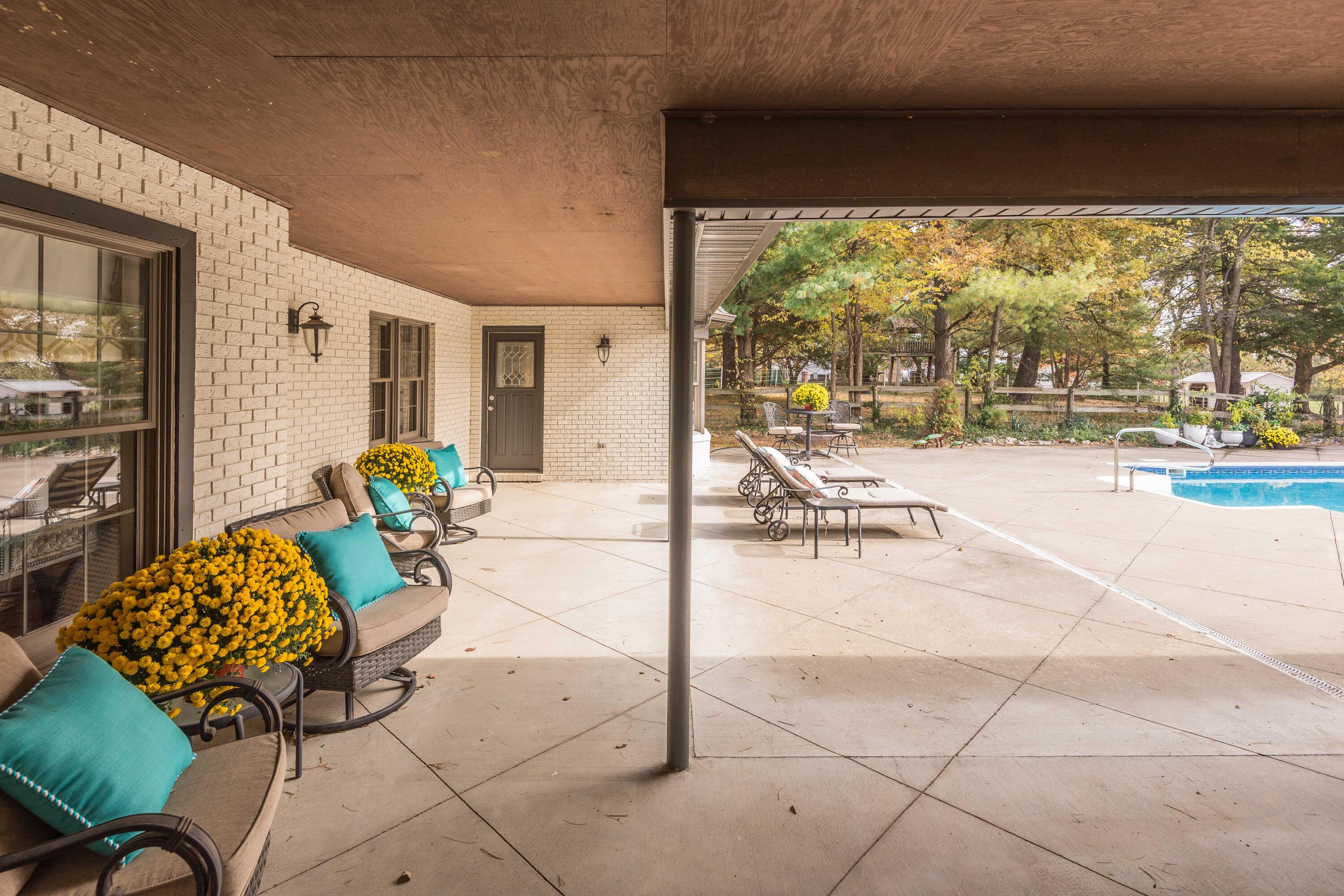 Jefferson City, Missouri, 65109, United States, 4 Bedrooms Bedrooms, ,4 BathroomsBathrooms,Residential,Active,1990034