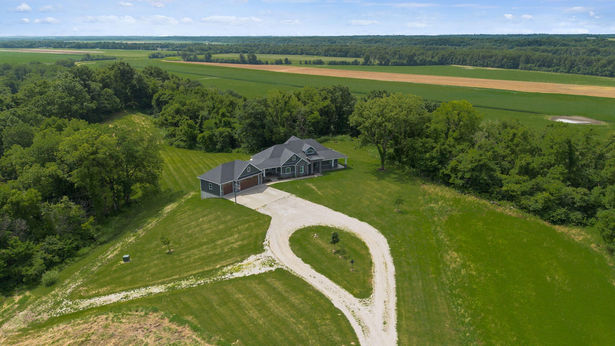 Hartsburg, Missouri, 65039, United States, 6 Bedrooms Bedrooms, ,4 BathroomsBathrooms,Residential,Active,1898236