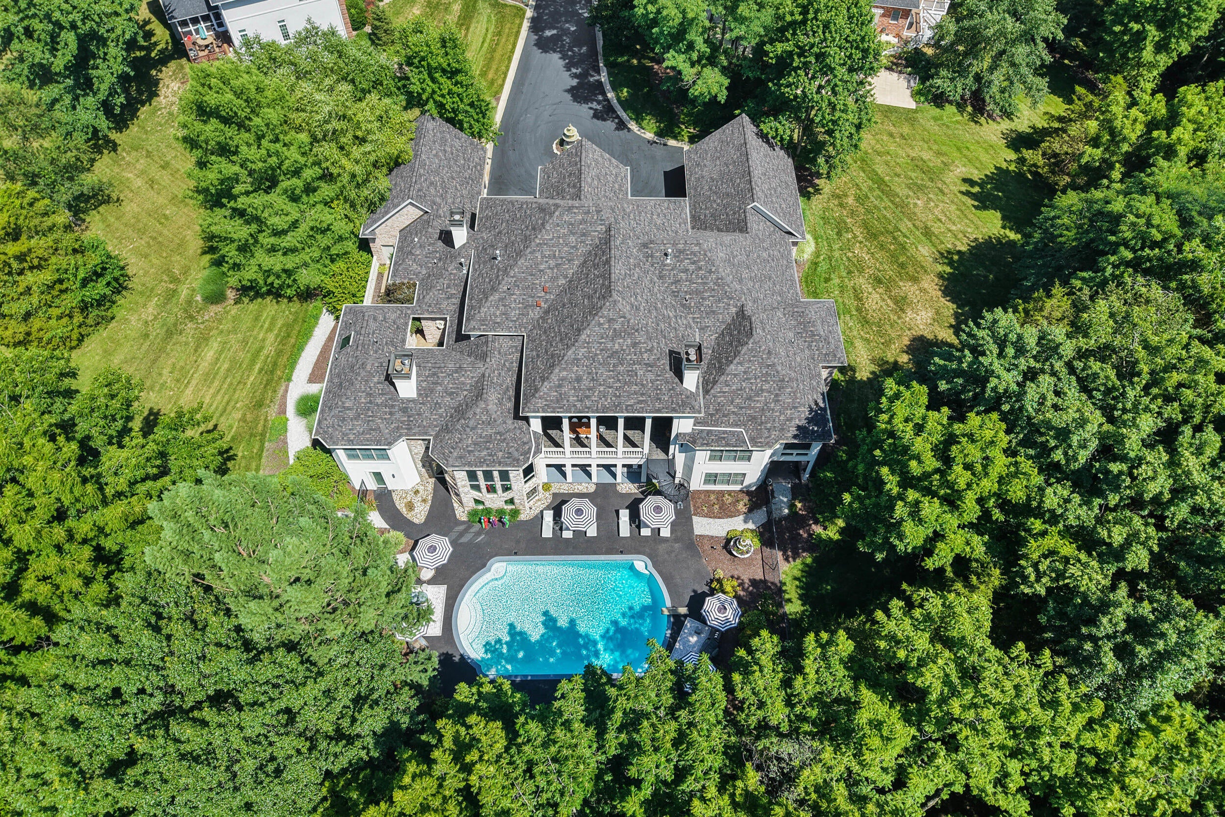 Columbia, Missouri, 65203, United States, 6 Bedrooms Bedrooms, ,8 BathroomsBathrooms,Residential,Active,1965985