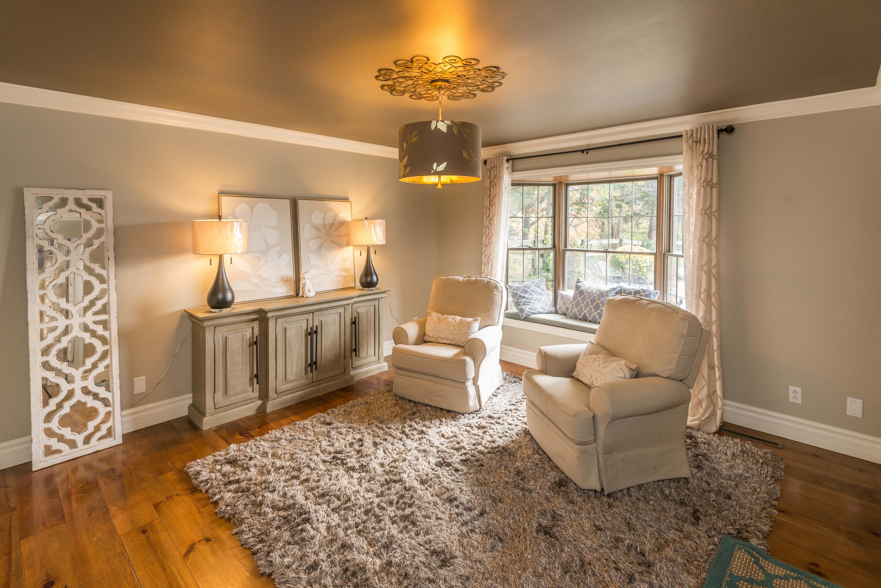 Jefferson City, Missouri, 65109, United States, 4 Bedrooms Bedrooms, ,4 BathroomsBathrooms,Residential,Active,1990034