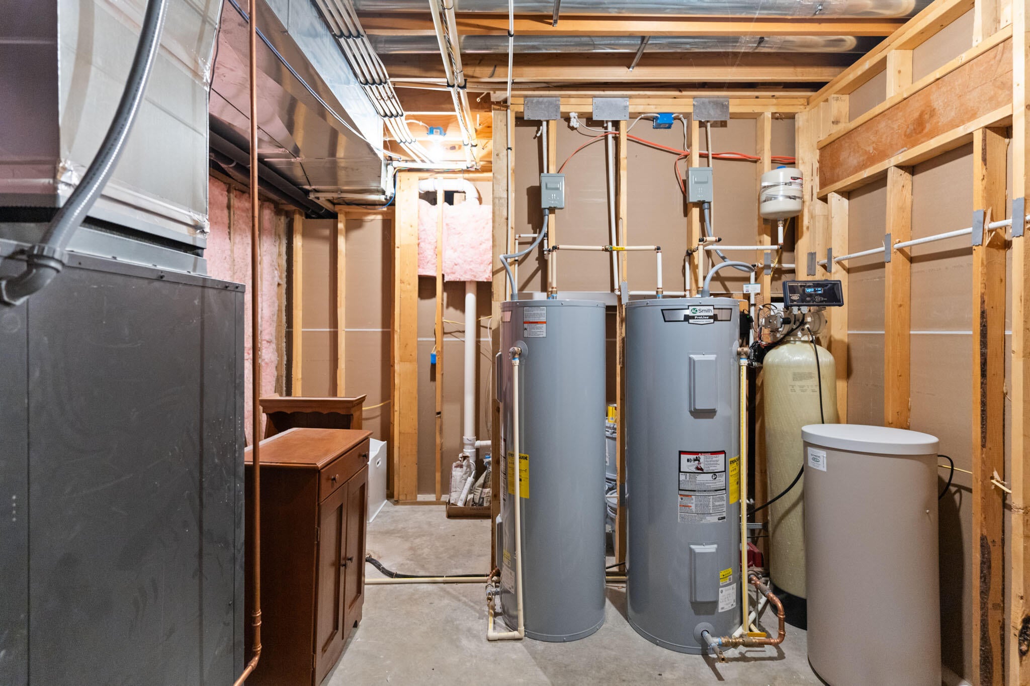 Hartsburg, Missouri, 65039, United States, 6 Bedrooms Bedrooms, ,4 BathroomsBathrooms,Residential,Active,1898236