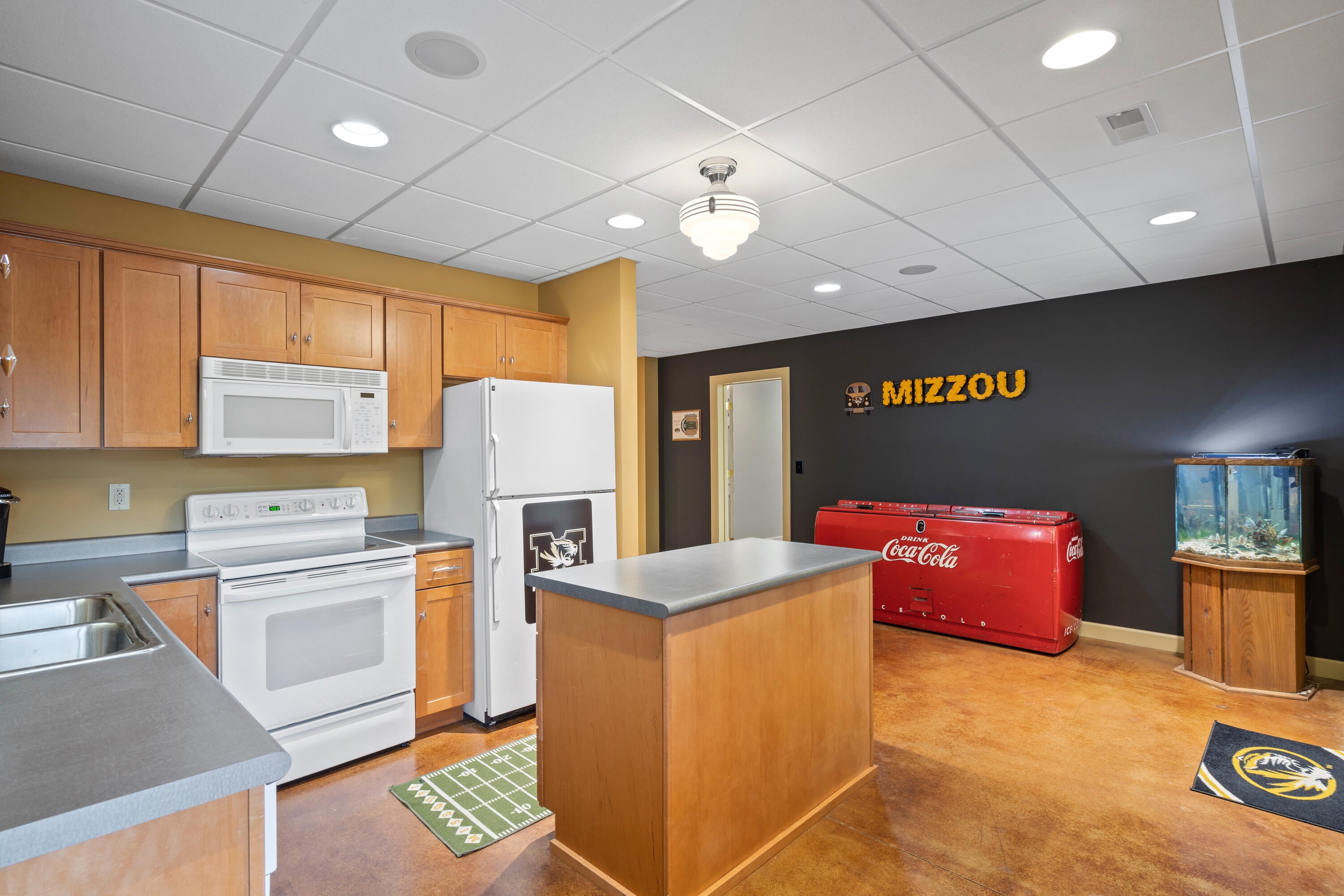 Columbia, Missouri, 65201, United States, 4 Bedrooms Bedrooms, ,4 BathroomsBathrooms,Residential,Active,1944067