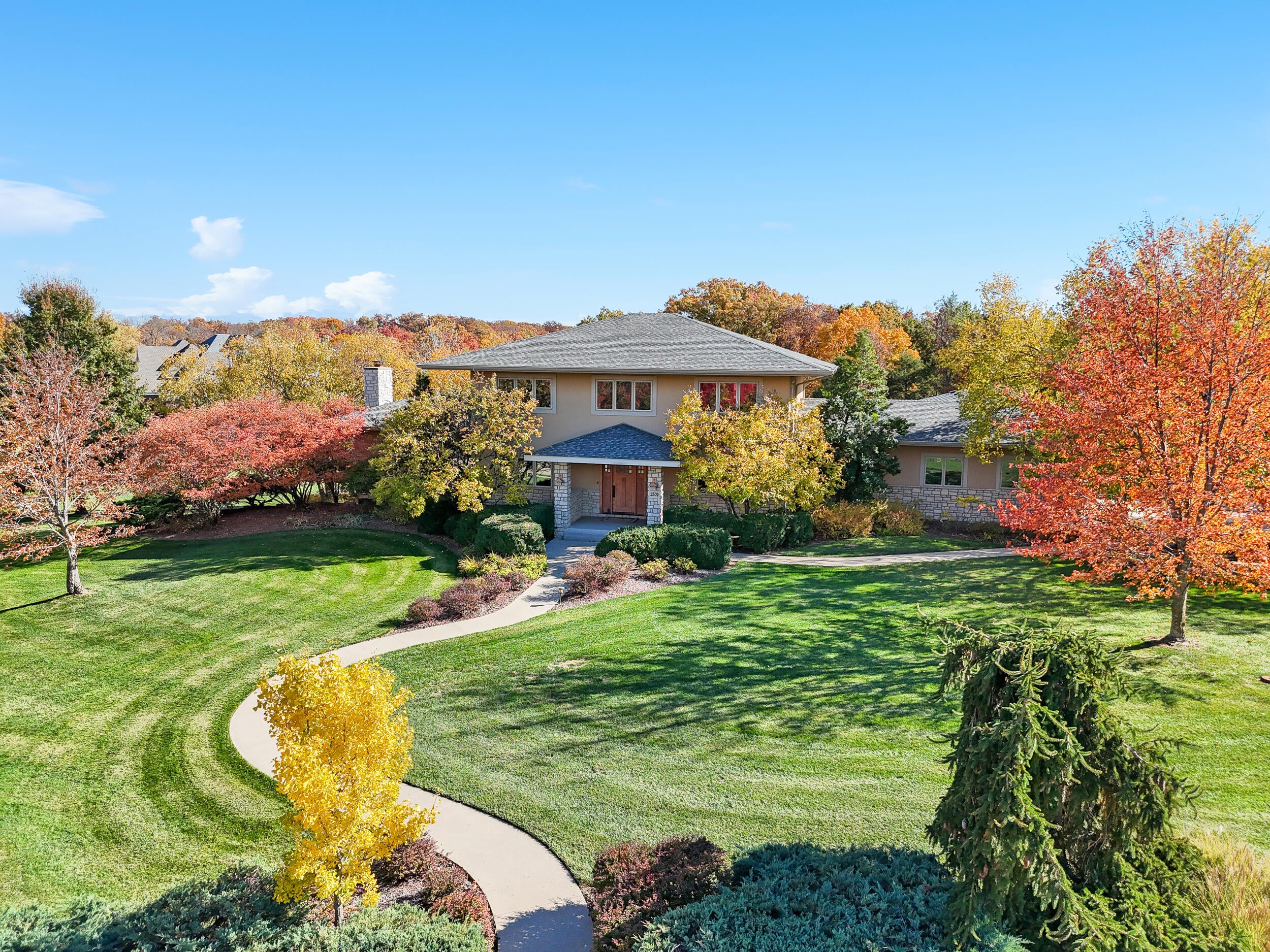 Columbia, Missouri, 65201, United States, 4 Bedrooms Bedrooms, ,4 BathroomsBathrooms,Residential,Active,1944067