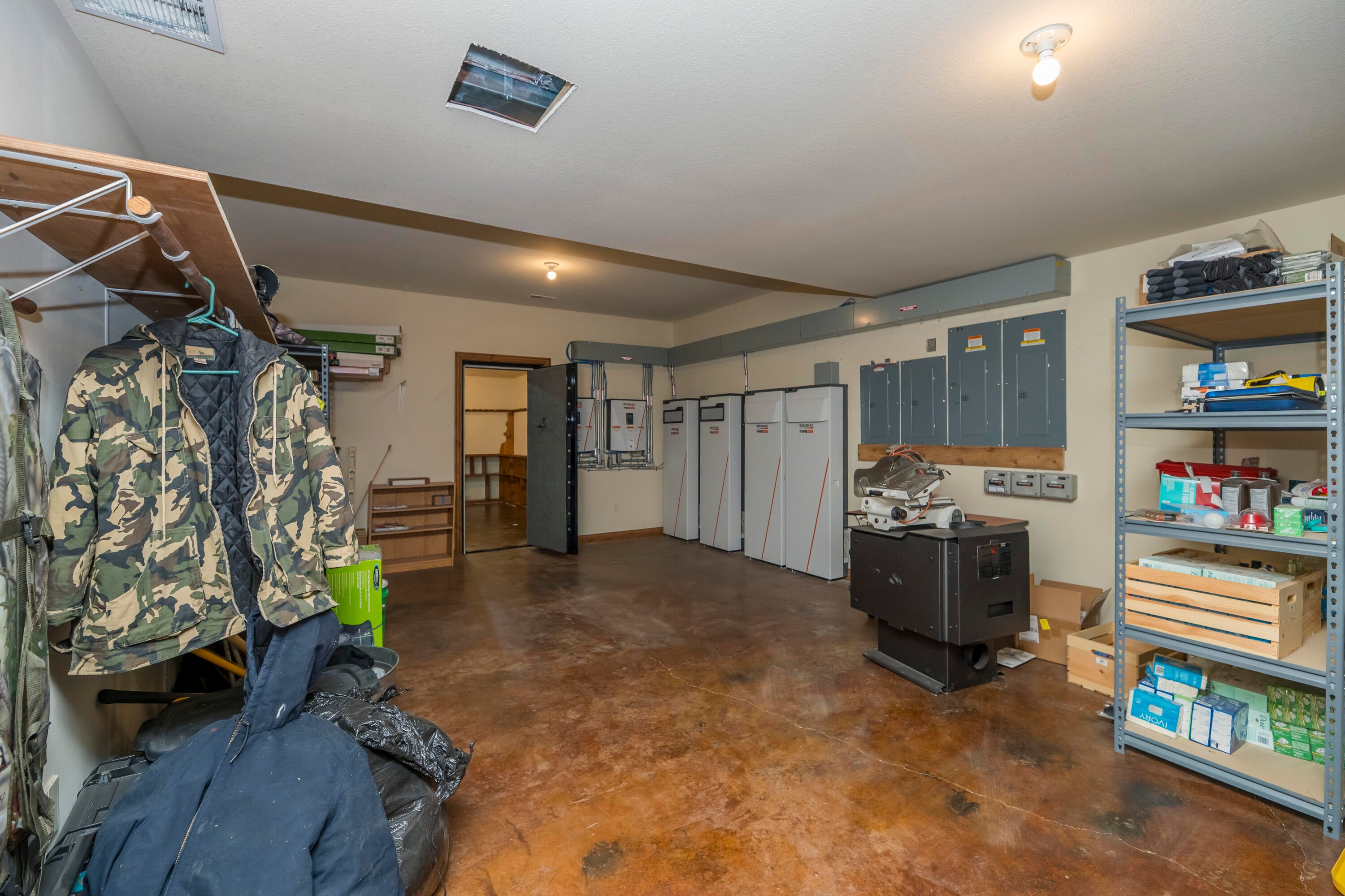 Harrisburg, Missouri, 65256, United States, 5 Bedrooms Bedrooms, ,7 BathroomsBathrooms,Residential,Active,2002606