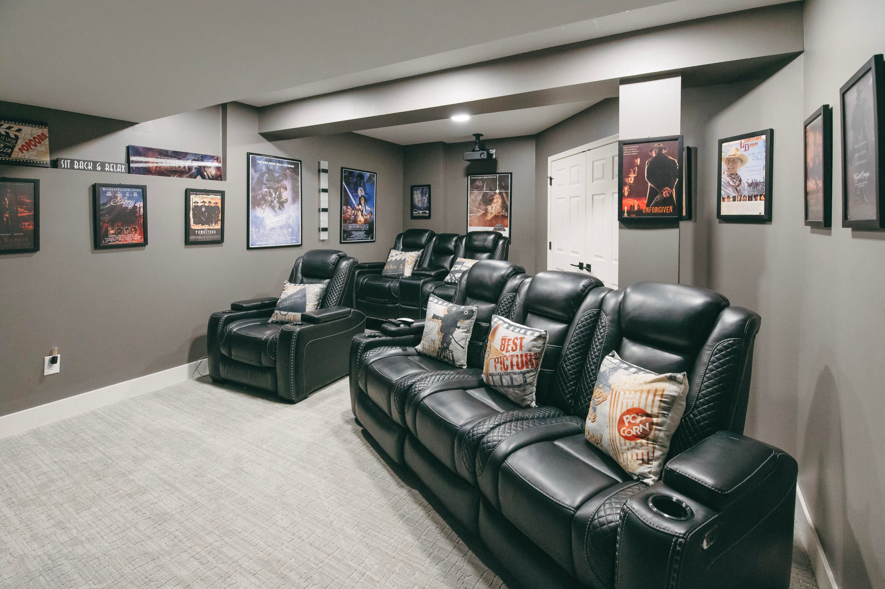 Columbia, Missouri, 65201, United States, 5 Bedrooms Bedrooms, ,5 BathroomsBathrooms,Residential,Active,1990615