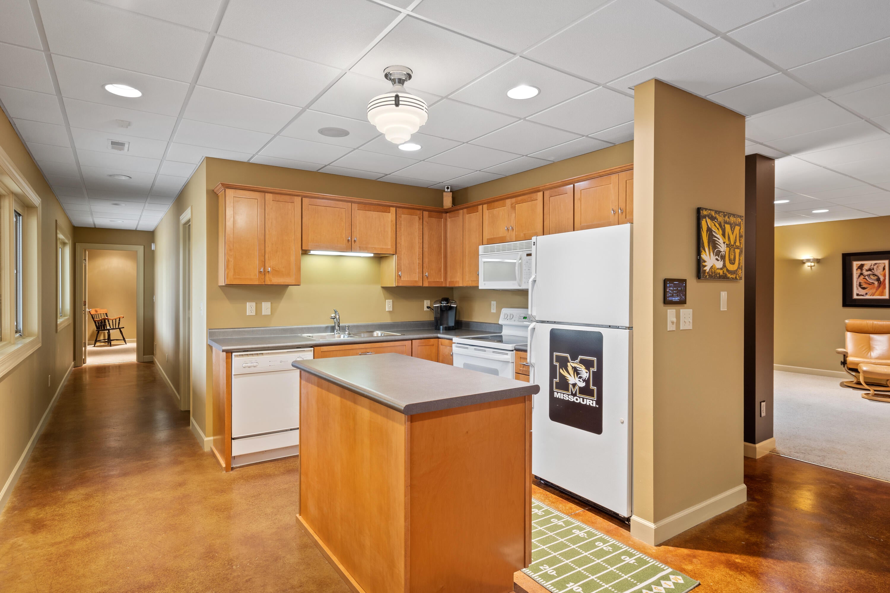 Columbia, Missouri, 65201, United States, 4 Bedrooms Bedrooms, ,4 BathroomsBathrooms,Residential,Active,1944067