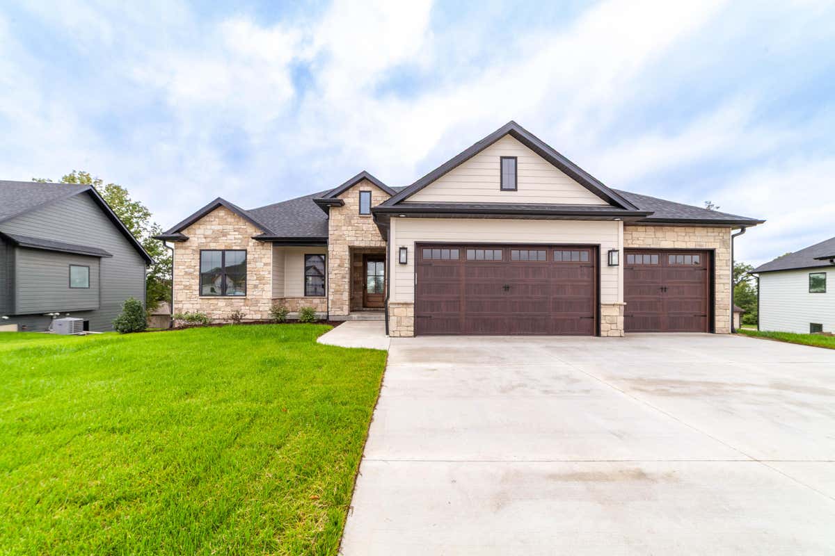 5205 BUTTERCUP Dr  