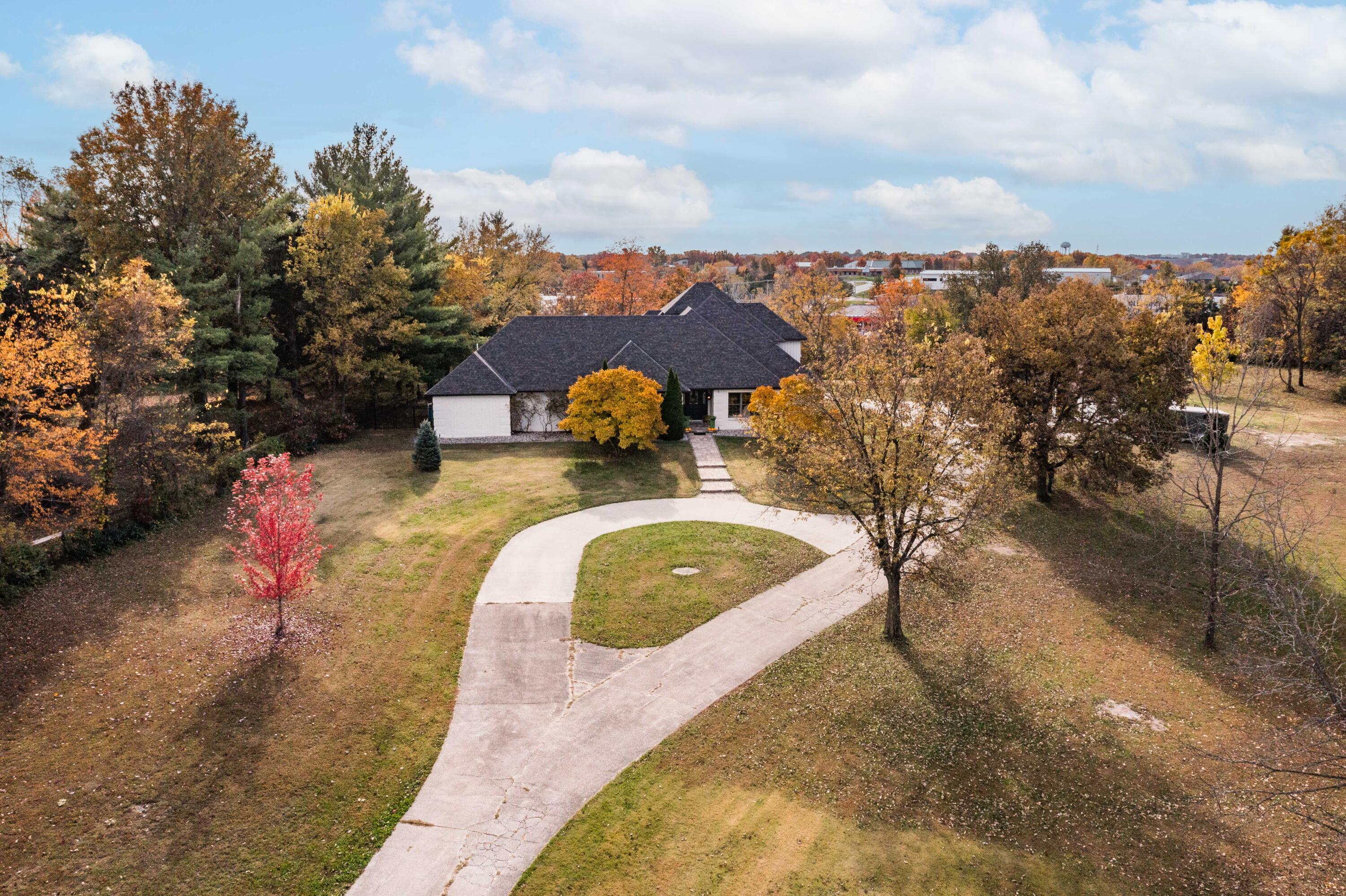 Jefferson City, Missouri, 65109, United States, 4 Bedrooms Bedrooms, ,4 BathroomsBathrooms,Residential,Active,1990034