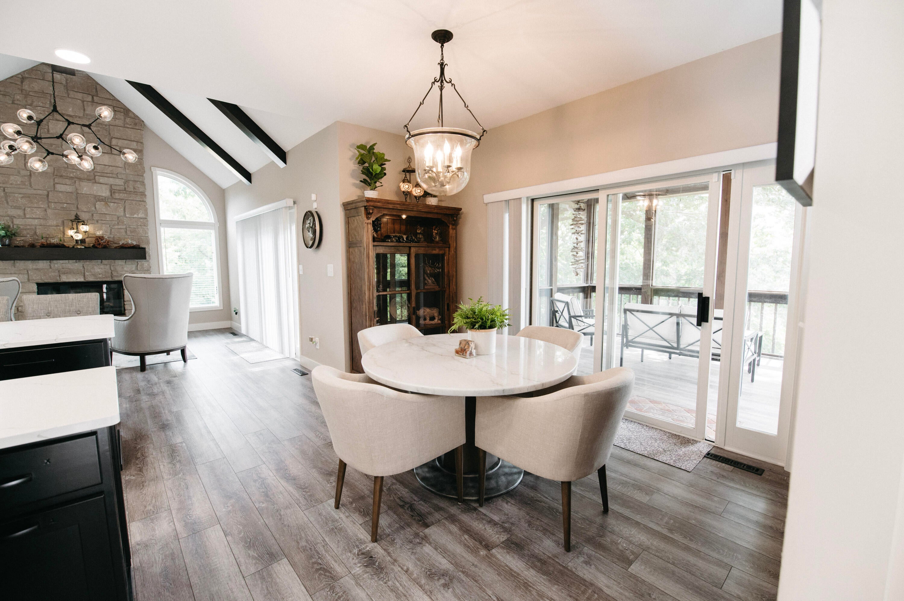 Columbia, Missouri, 65201, United States, 5 Bedrooms Bedrooms, ,5 BathroomsBathrooms,Residential,Active,1990615