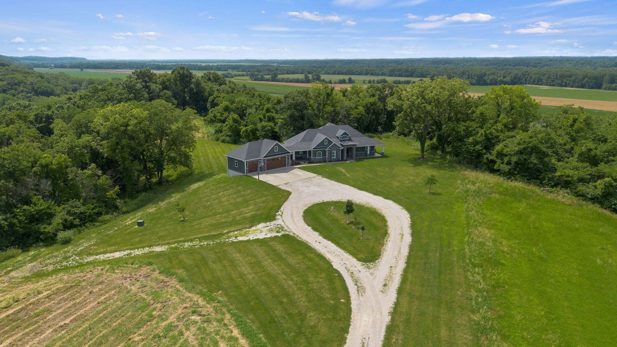 Hartsburg, Missouri, 65039, United States, 6 Bedrooms Bedrooms, ,4 BathroomsBathrooms,Residential,Active,1898236