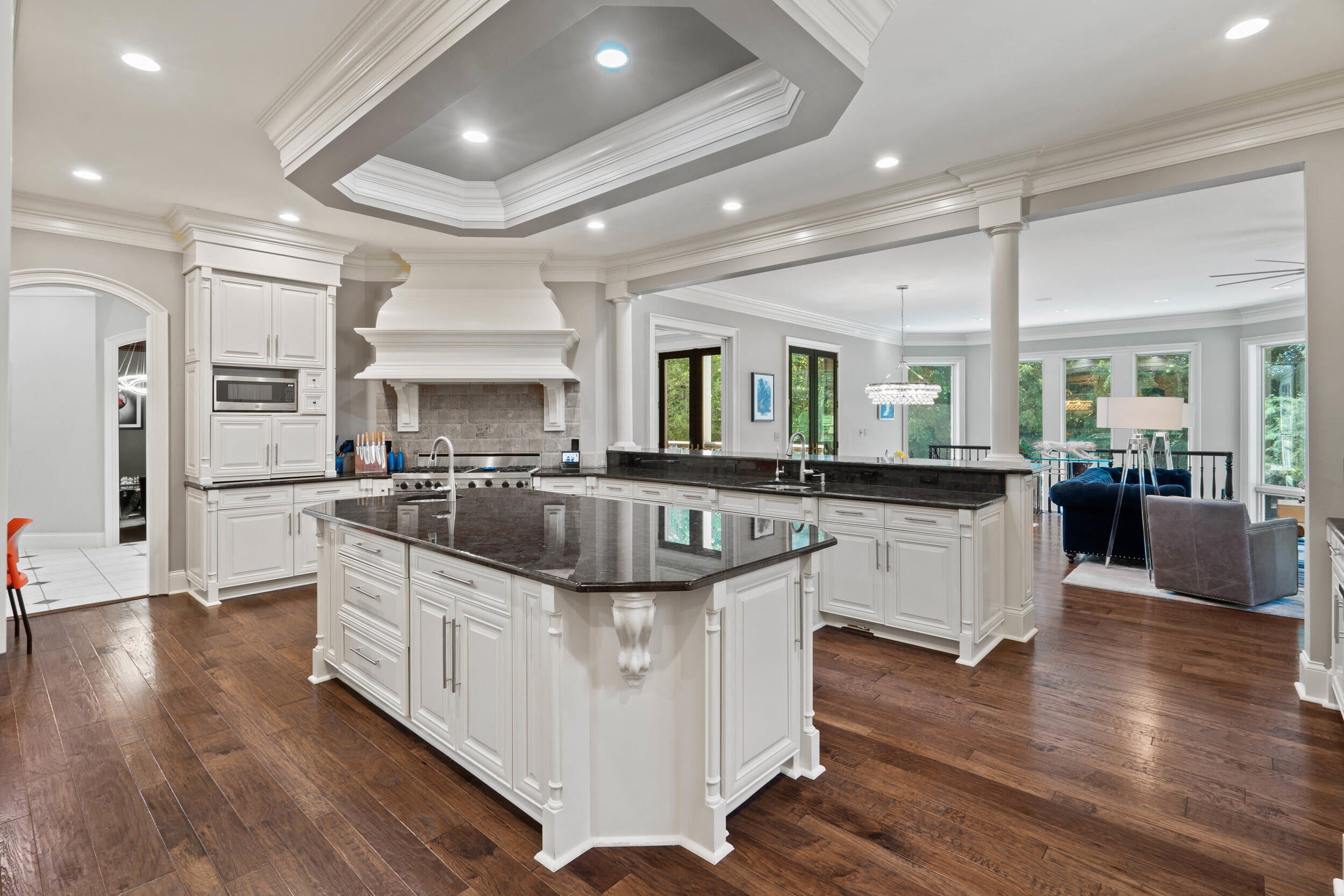 Columbia, Missouri, 65203, United States, 6 Bedrooms Bedrooms, ,8 BathroomsBathrooms,Residential,Active,1965985