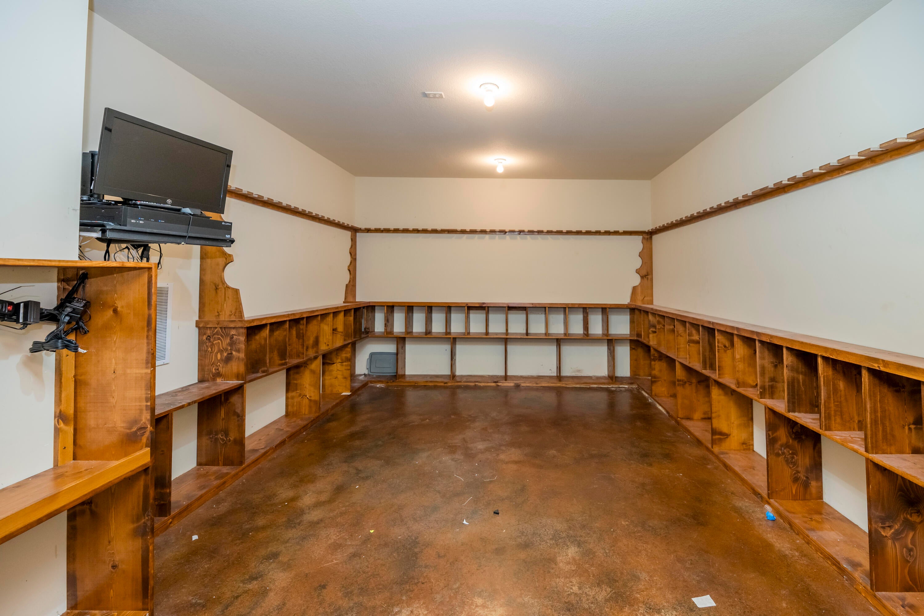 Harrisburg, Missouri, 65256, United States, 5 Bedrooms Bedrooms, ,7 BathroomsBathrooms,Residential,Active,2002599