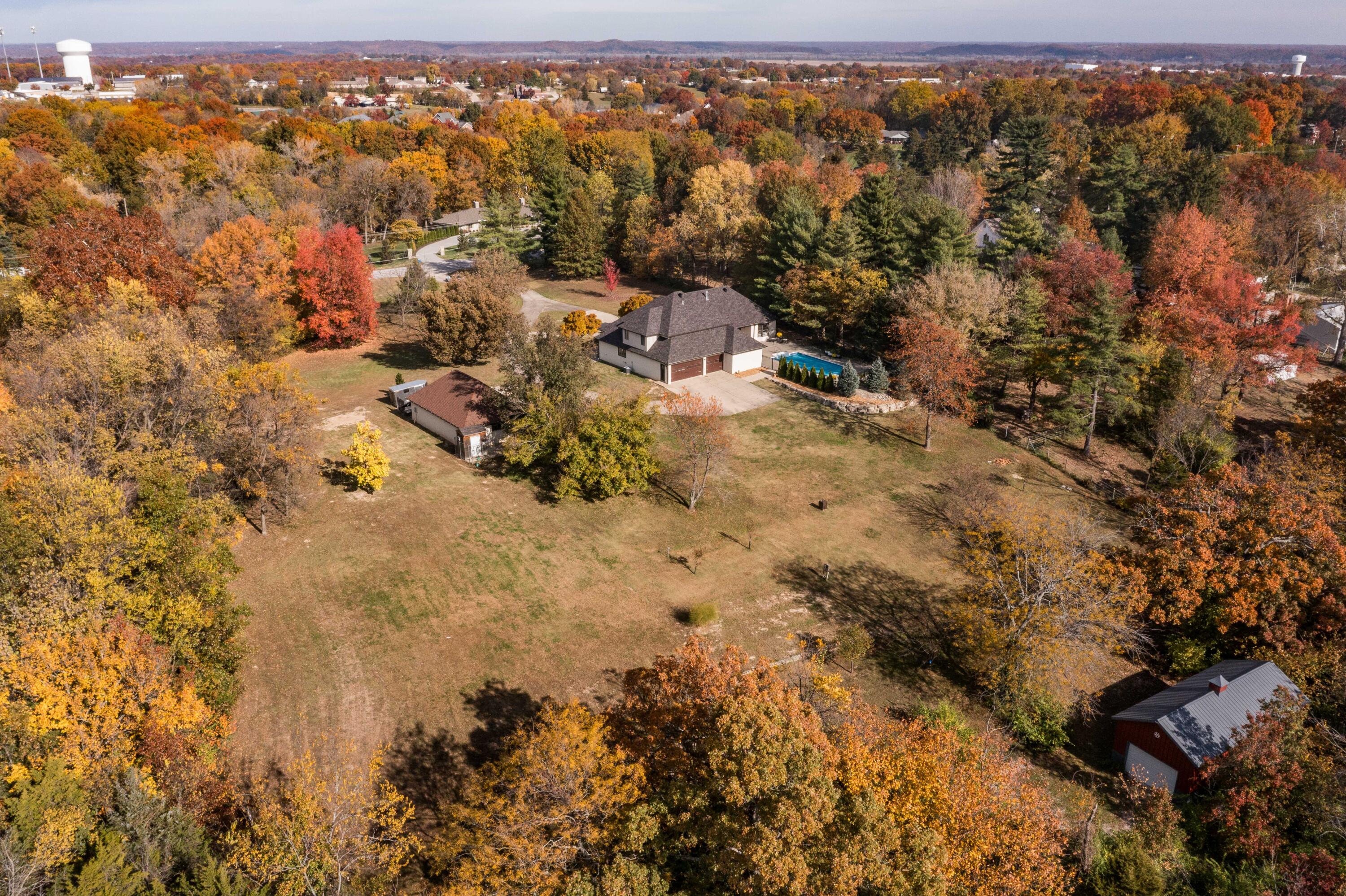 Jefferson City, Missouri, 65109, United States, 4 Bedrooms Bedrooms, ,4 BathroomsBathrooms,Residential,Active,1990034