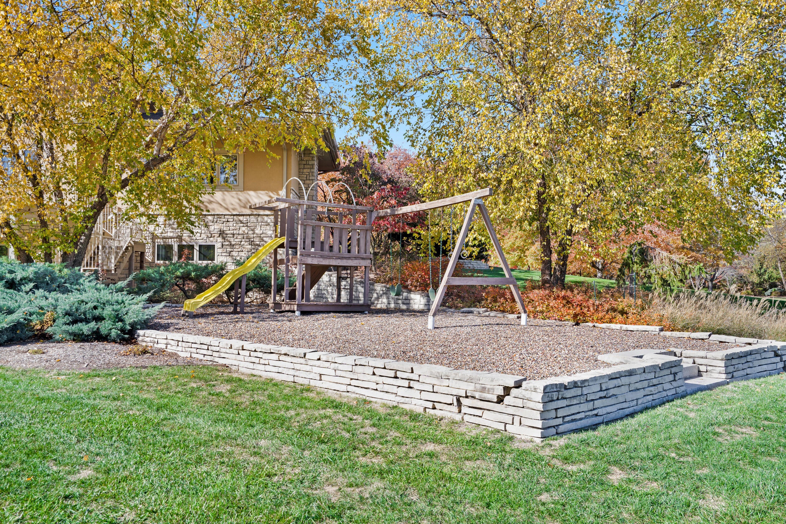 2504 Snowberry Cir – image 57