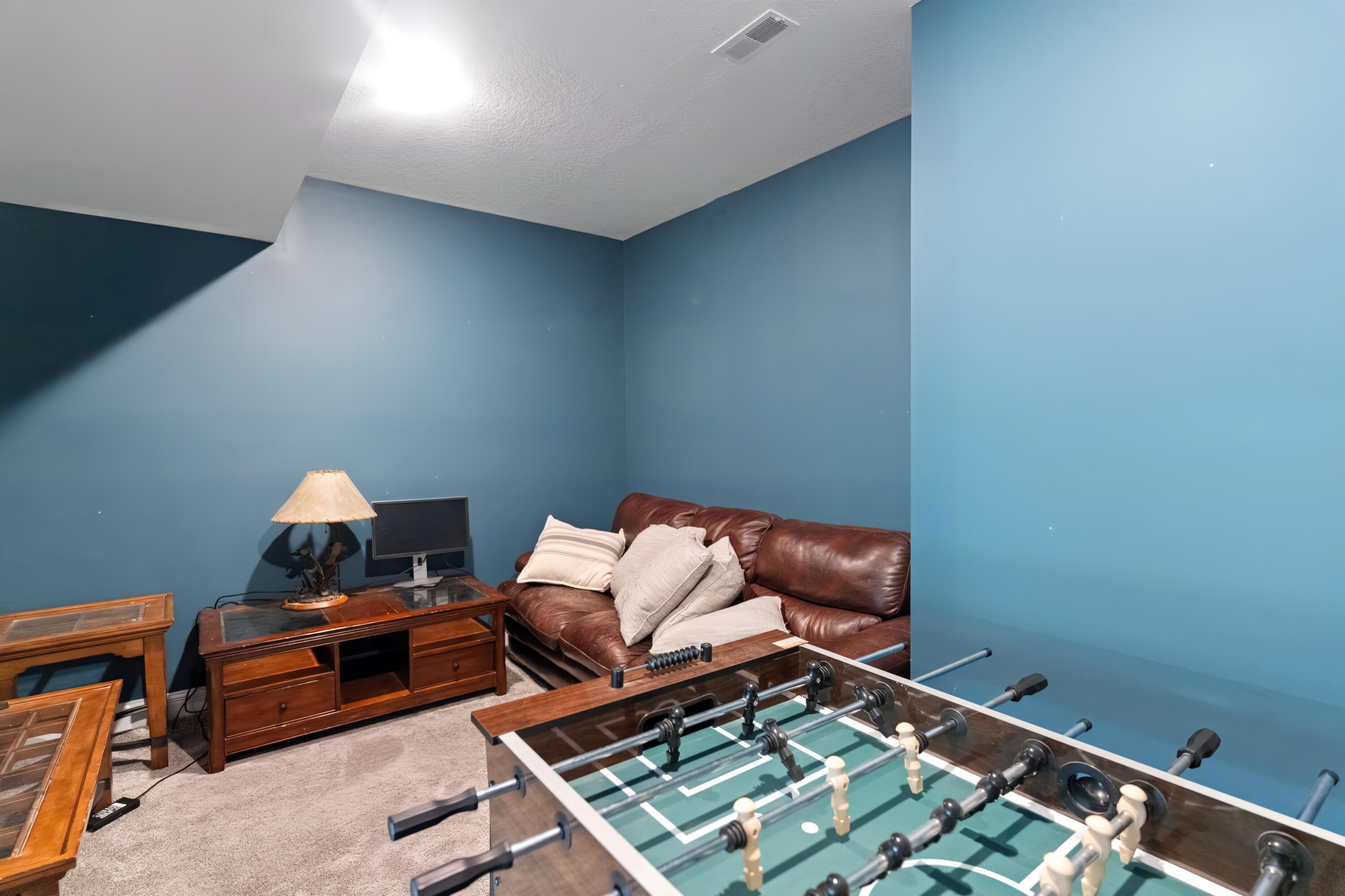 Hartsburg, Missouri, 65039, United States, 6 Bedrooms Bedrooms, ,4 BathroomsBathrooms,Residential,Active,1898236