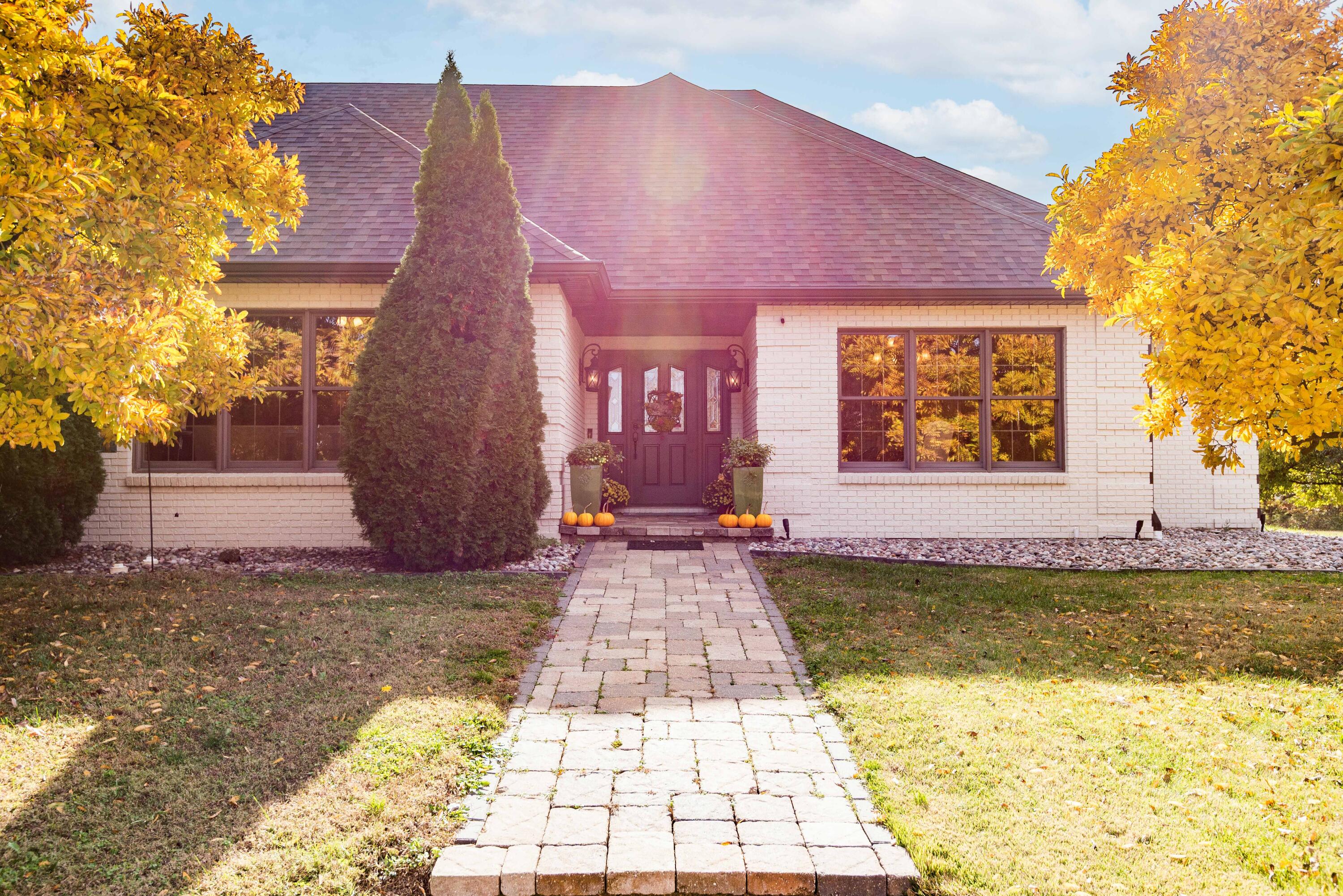 Jefferson City, Missouri, 65109, United States, 4 Bedrooms Bedrooms, ,4 BathroomsBathrooms,Residential,Active,1990034