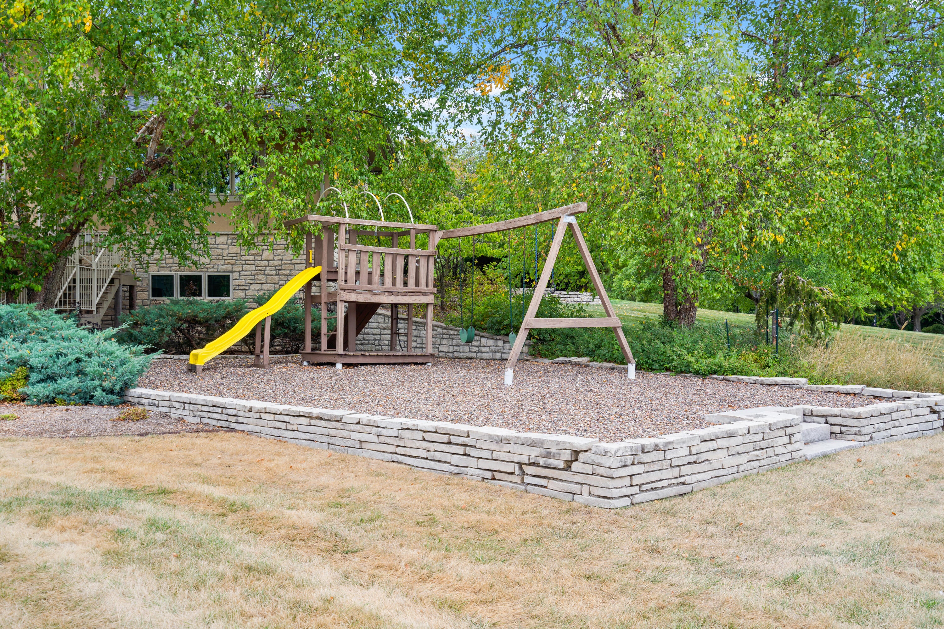 Columbia, Missouri, 65201, United States, 4 Bedrooms Bedrooms, ,4 BathroomsBathrooms,Residential,Active,1944067