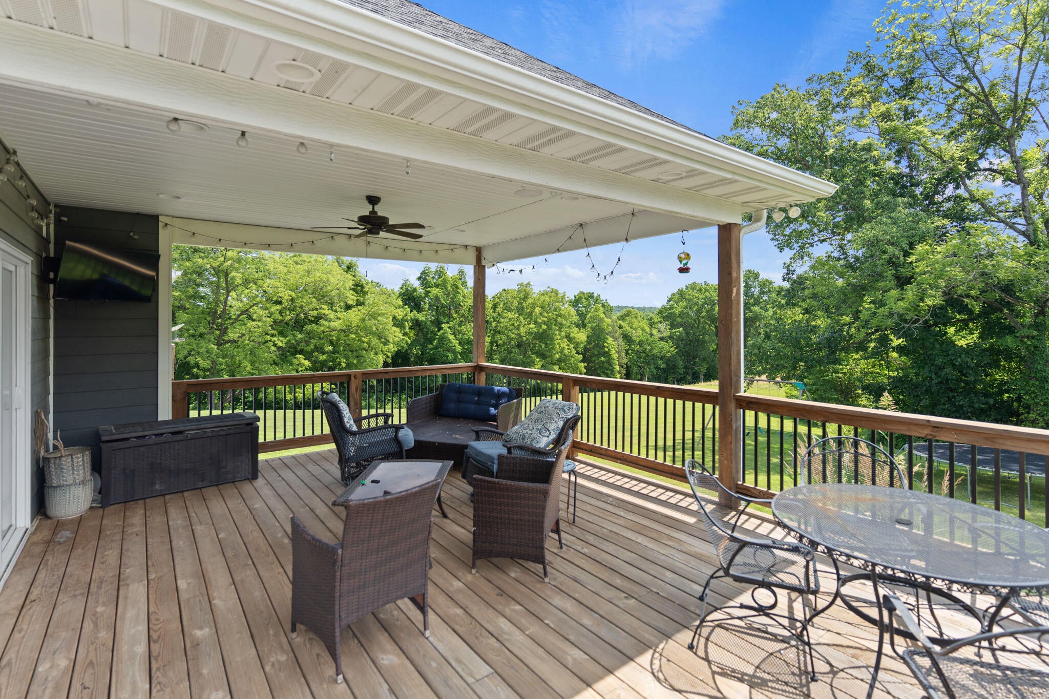 Hartsburg, Missouri, 65039, United States, 6 Bedrooms Bedrooms, ,4 BathroomsBathrooms,Residential,Active,1898236