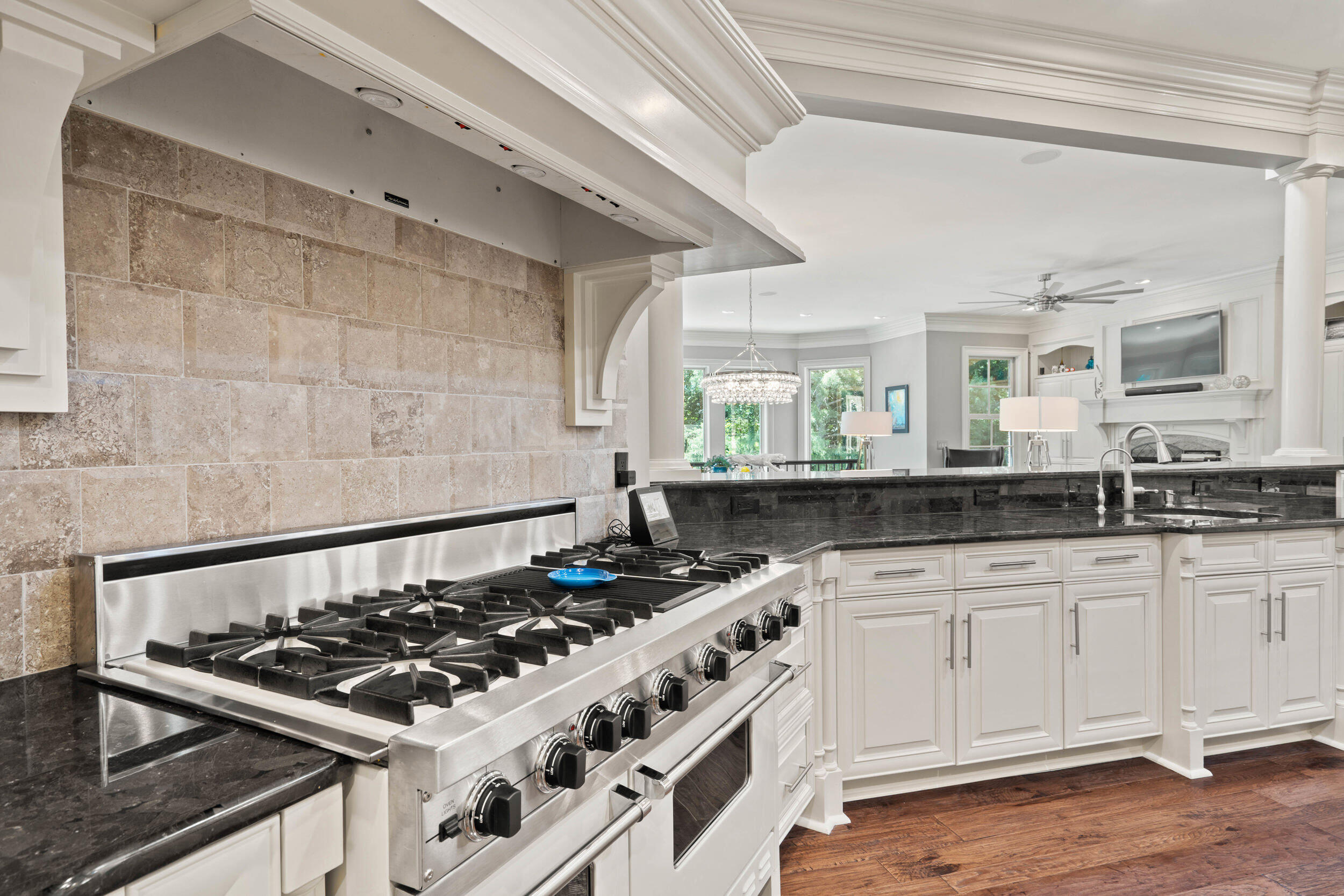 Columbia, Missouri, 65203, United States, 6 Bedrooms Bedrooms, ,8 BathroomsBathrooms,Residential,Active,1965985