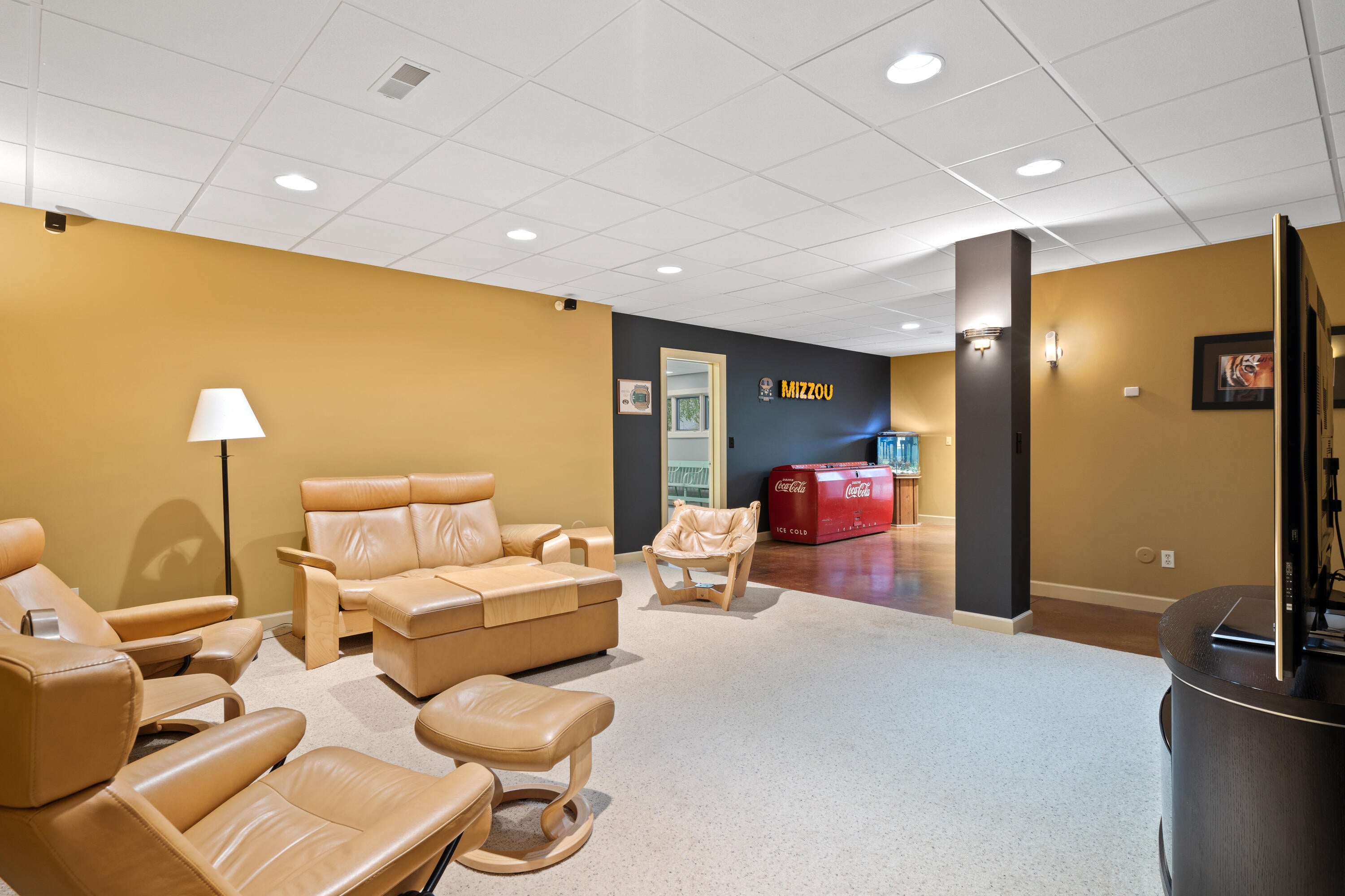 Columbia, Missouri, 65201, United States, 4 Bedrooms Bedrooms, ,4 BathroomsBathrooms,Residential,Active,1944067
