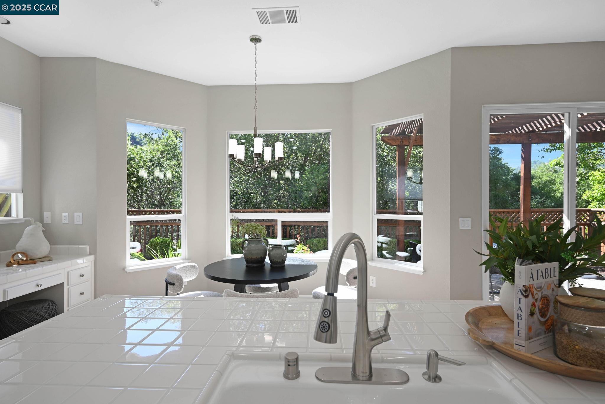 Walnut Creek, California, 94595, United States, 3 Bedrooms Bedrooms, ,3 BathroomsBathrooms,Residential,Active,1946437