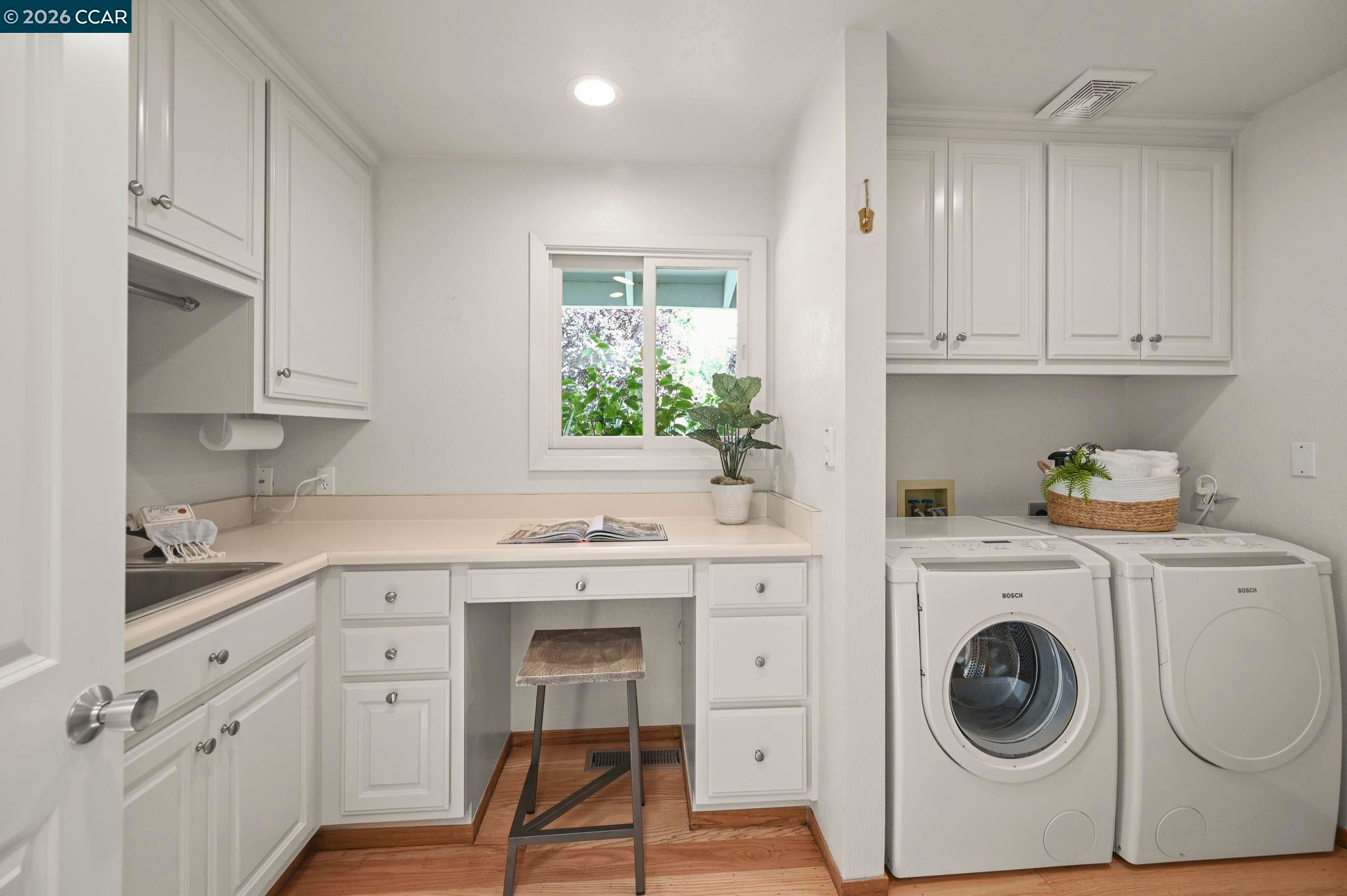 Alamo, California, 94507, United States, 4 Bedrooms Bedrooms, ,4 BathroomsBathrooms,Residential,Active,2009393