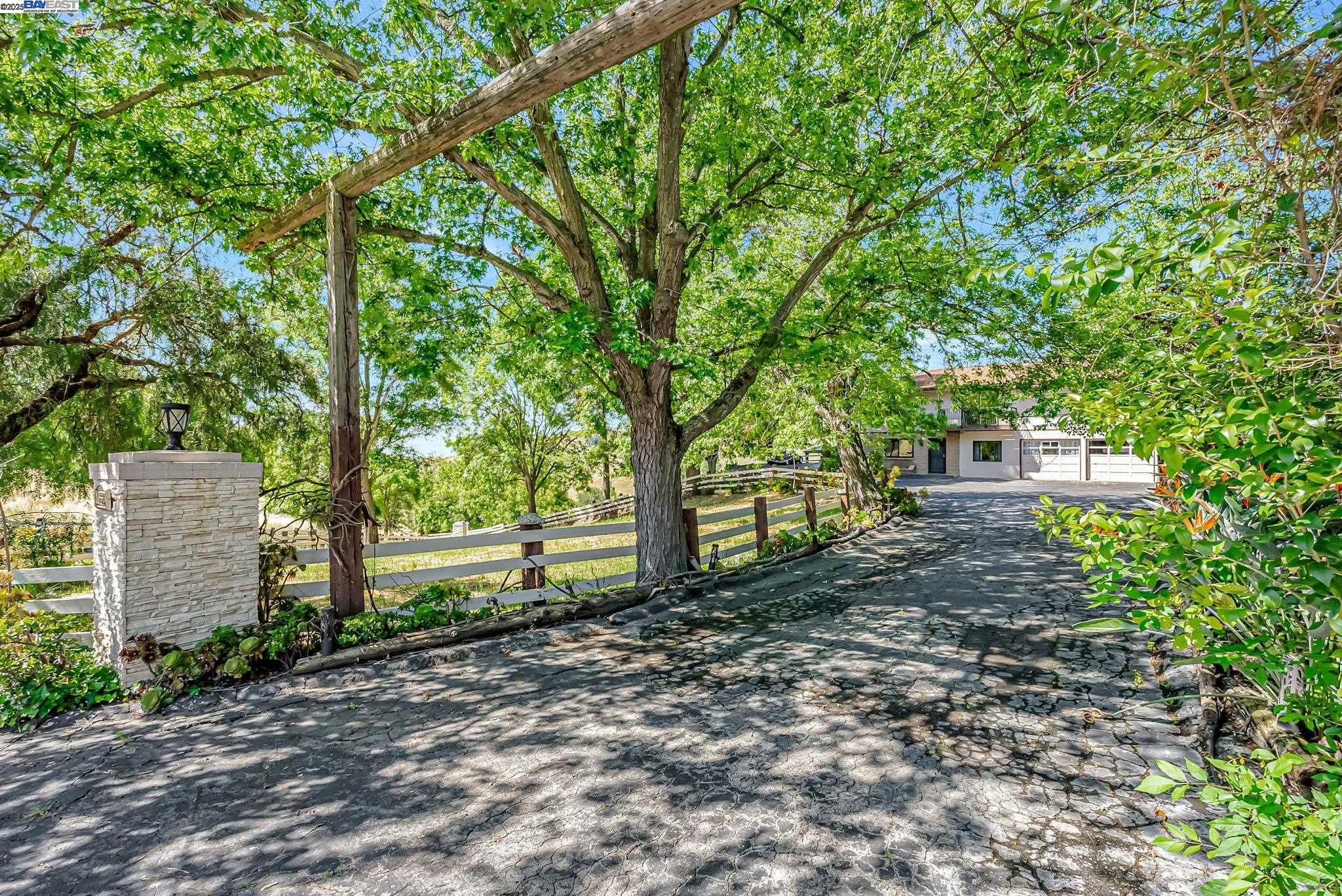 Fremont, California, 94539, United States, 4 Bedrooms Bedrooms, ,3 BathroomsBathrooms,Residential,Active,1820313