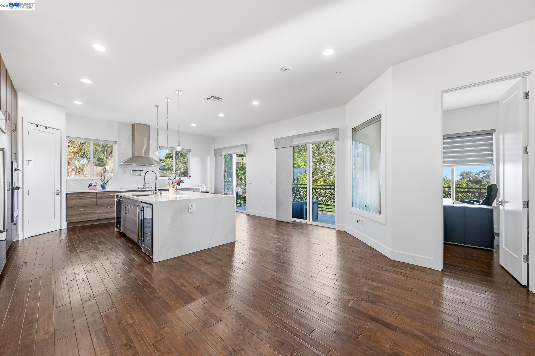 Castro Valley, California, 94546, United States, 5 Bedrooms Bedrooms, ,7 BathroomsBathrooms,Residential,Active,2044535