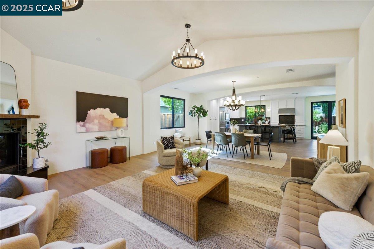 Danville, California, 94526, United States, 5 Bedrooms Bedrooms, ,4 BathroomsBathrooms,Residential,Active,1936384