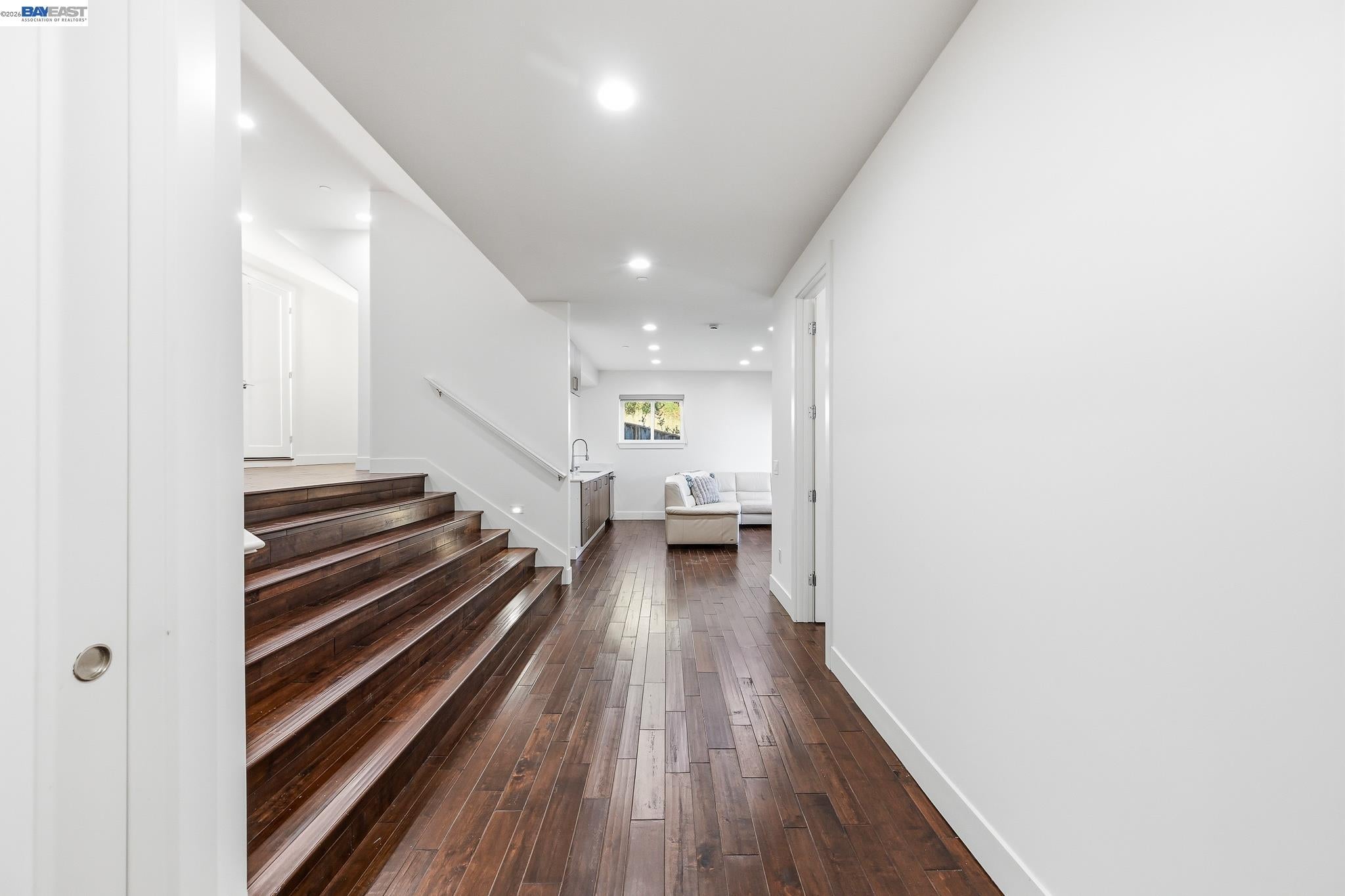 Castro Valley, California, 94546, United States, 5 Bedrooms Bedrooms, ,7 BathroomsBathrooms,Residential,Active,2044535