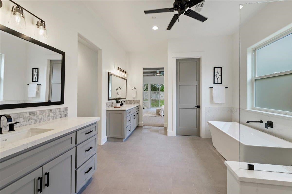 Livermore, California, 94550, United States, 5 Bedrooms Bedrooms, ,6 BathroomsBathrooms,Residential,Active,2013430