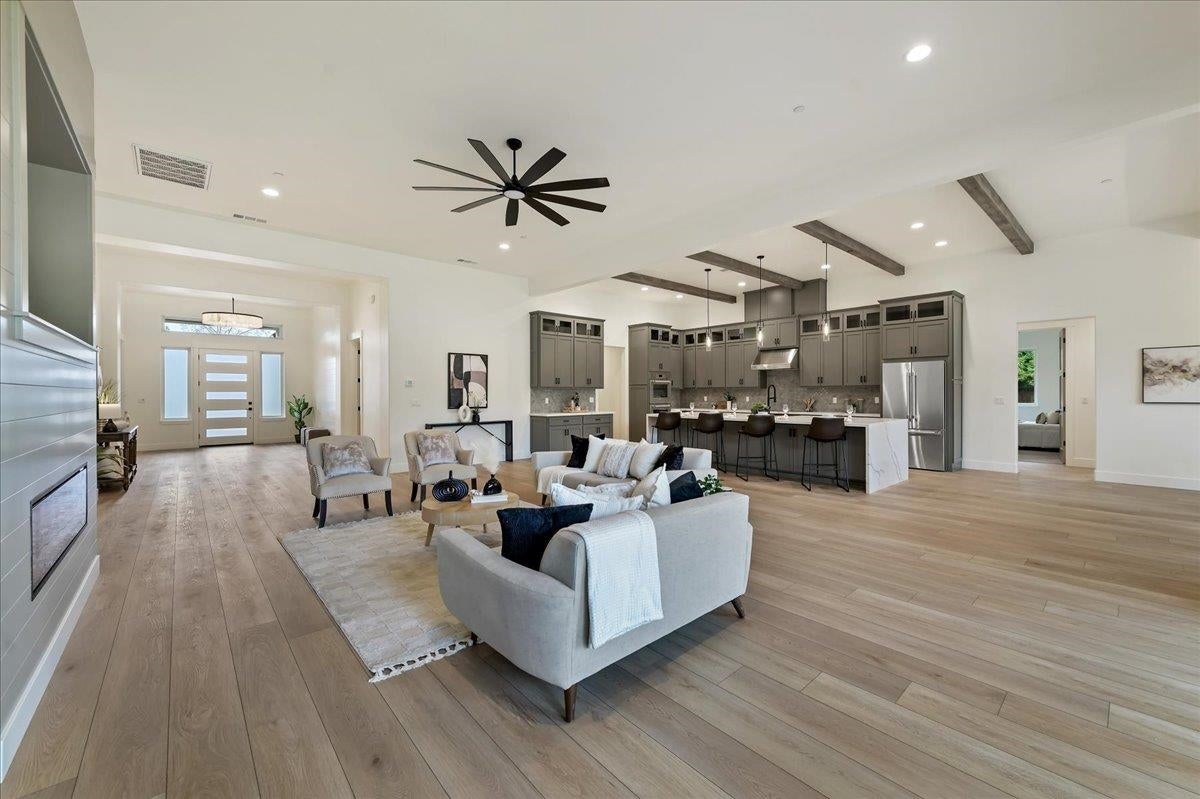 Livermore, California, 94550, United States, 5 Bedrooms Bedrooms, ,6 BathroomsBathrooms,Residential,Active,2013430