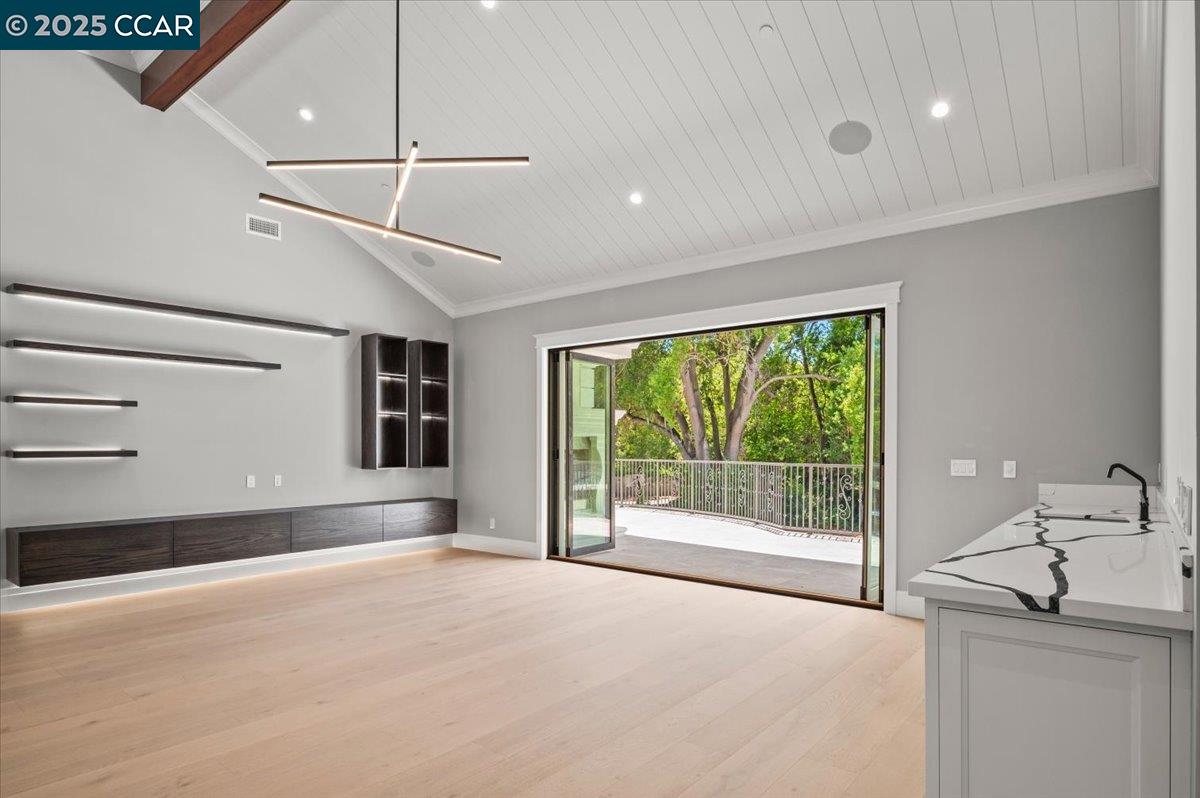 Atherton, California, 94027, United States, 9 Bedrooms Bedrooms, ,10 BathroomsBathrooms,Residential,Active,1900197