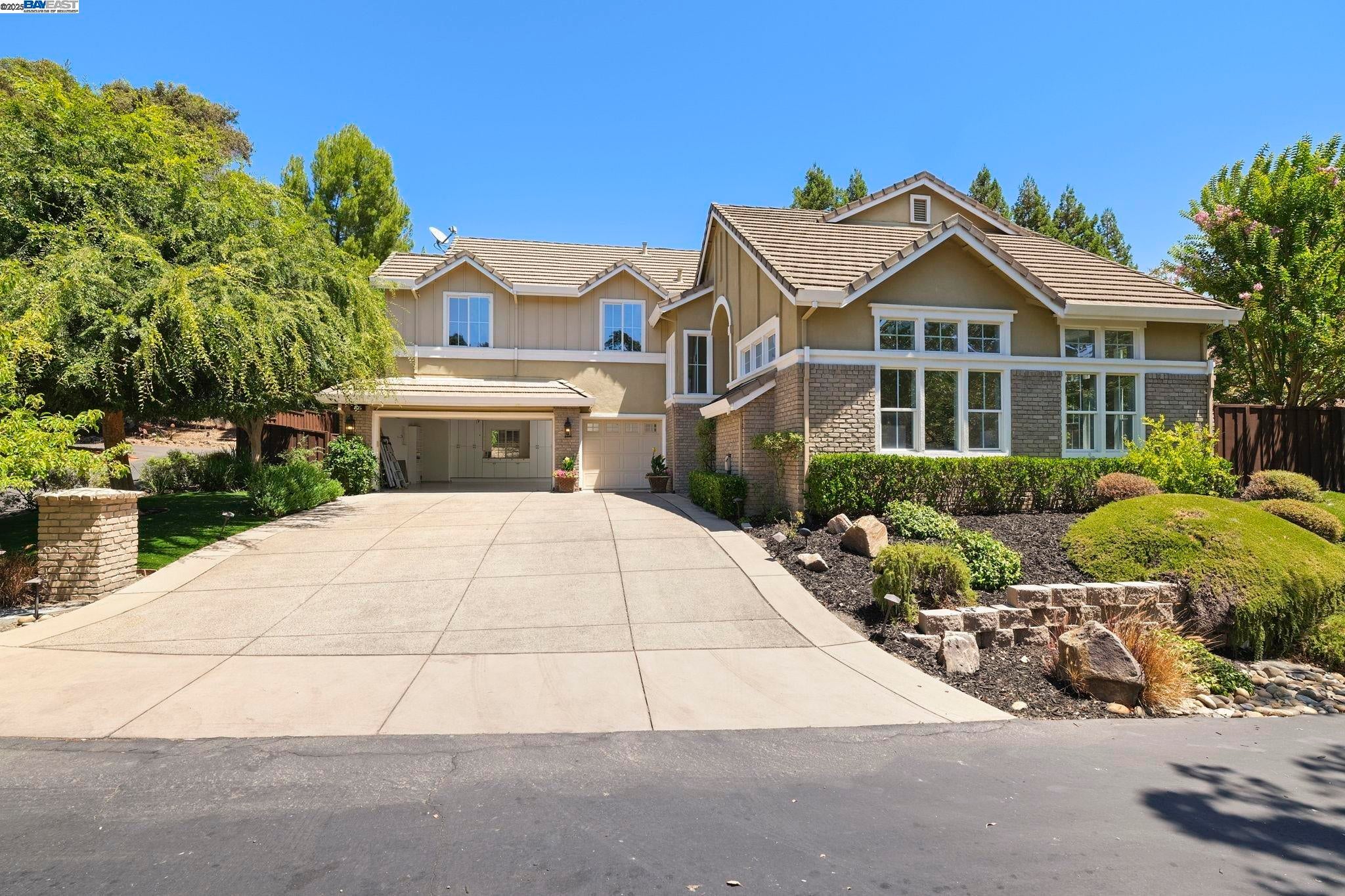 Alamo, California, 94507, United States, 5 Bedrooms Bedrooms, ,3 BathroomsBathrooms,Residential,Active,1904147