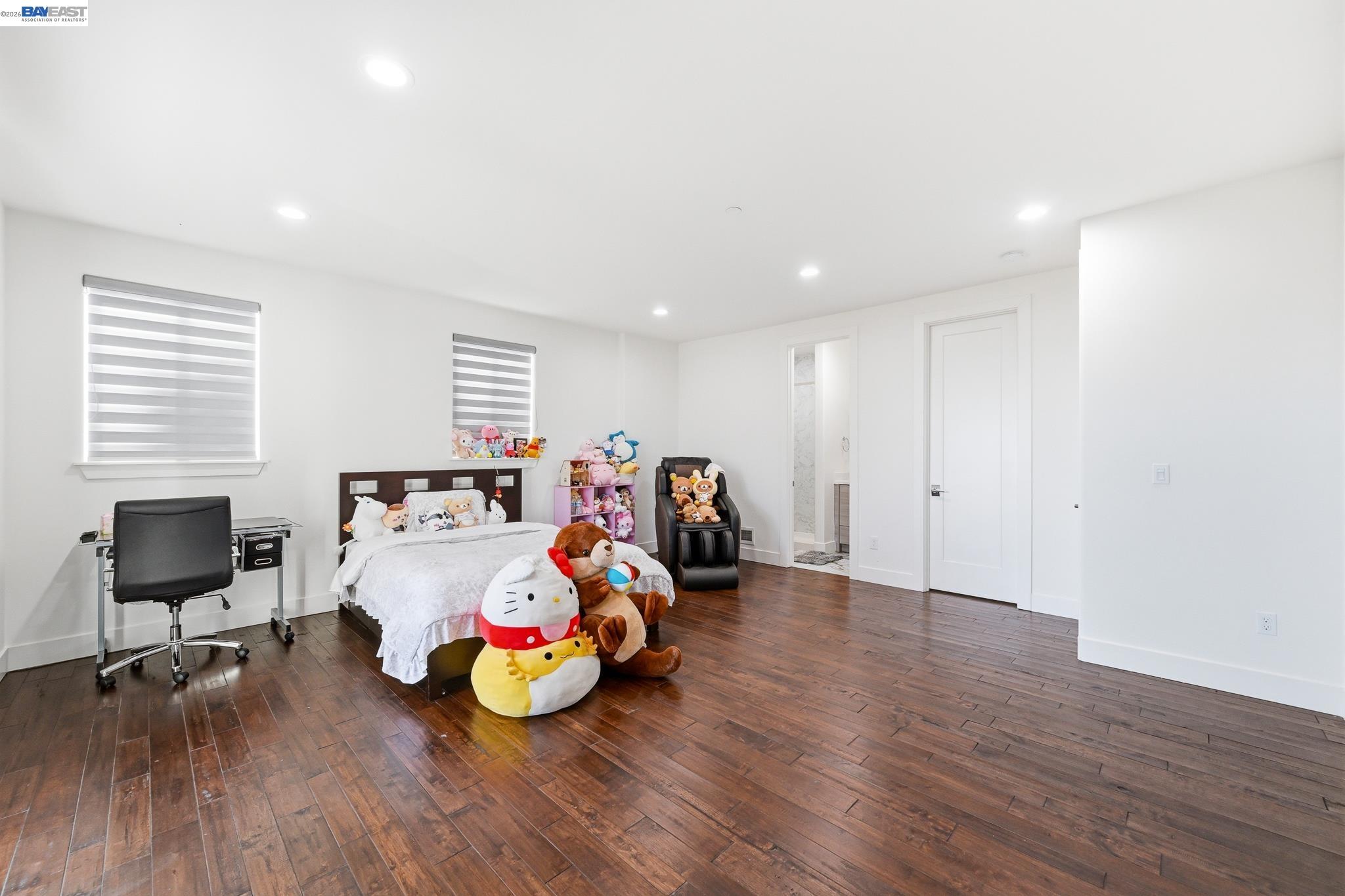 Castro Valley, California, 94546, United States, 5 Bedrooms Bedrooms, ,7 BathroomsBathrooms,Residential,Active,2044535