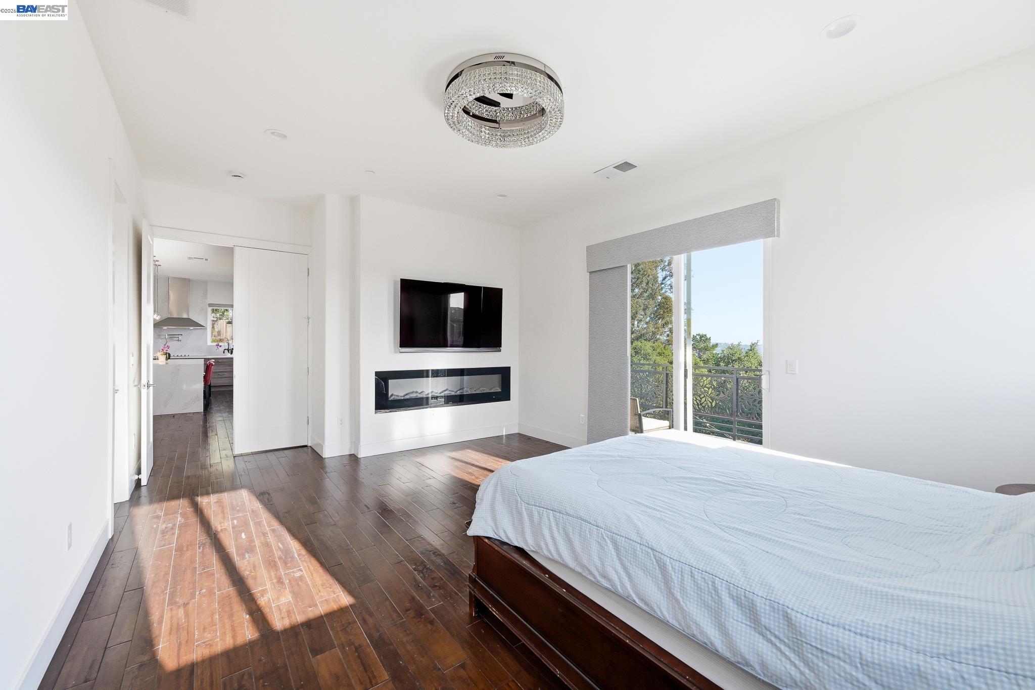 Castro Valley, California, 94546, United States, 5 Bedrooms Bedrooms, ,7 BathroomsBathrooms,Residential,Active,2044535