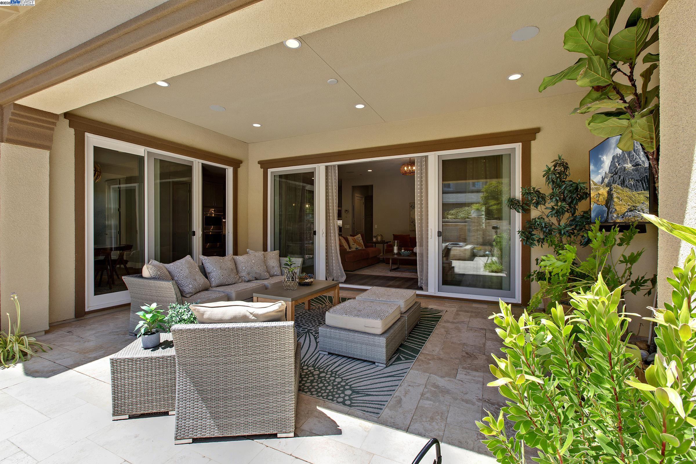 Pleasanton, California, 94566, United States, 4 Bedrooms Bedrooms, ,5 BathroomsBathrooms,Residential,Active,1900187