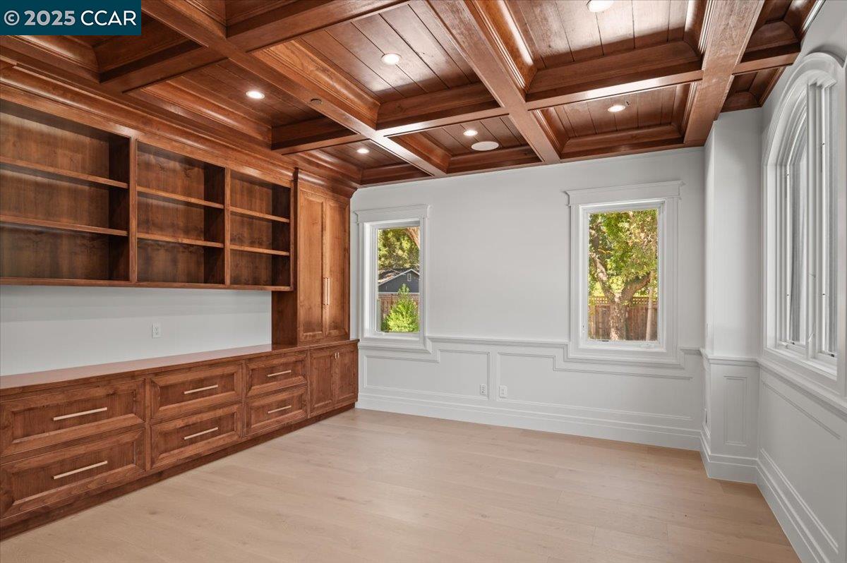 Atherton, California, 94027, United States, 9 Bedrooms Bedrooms, ,10 BathroomsBathrooms,Residential,Active,1900197