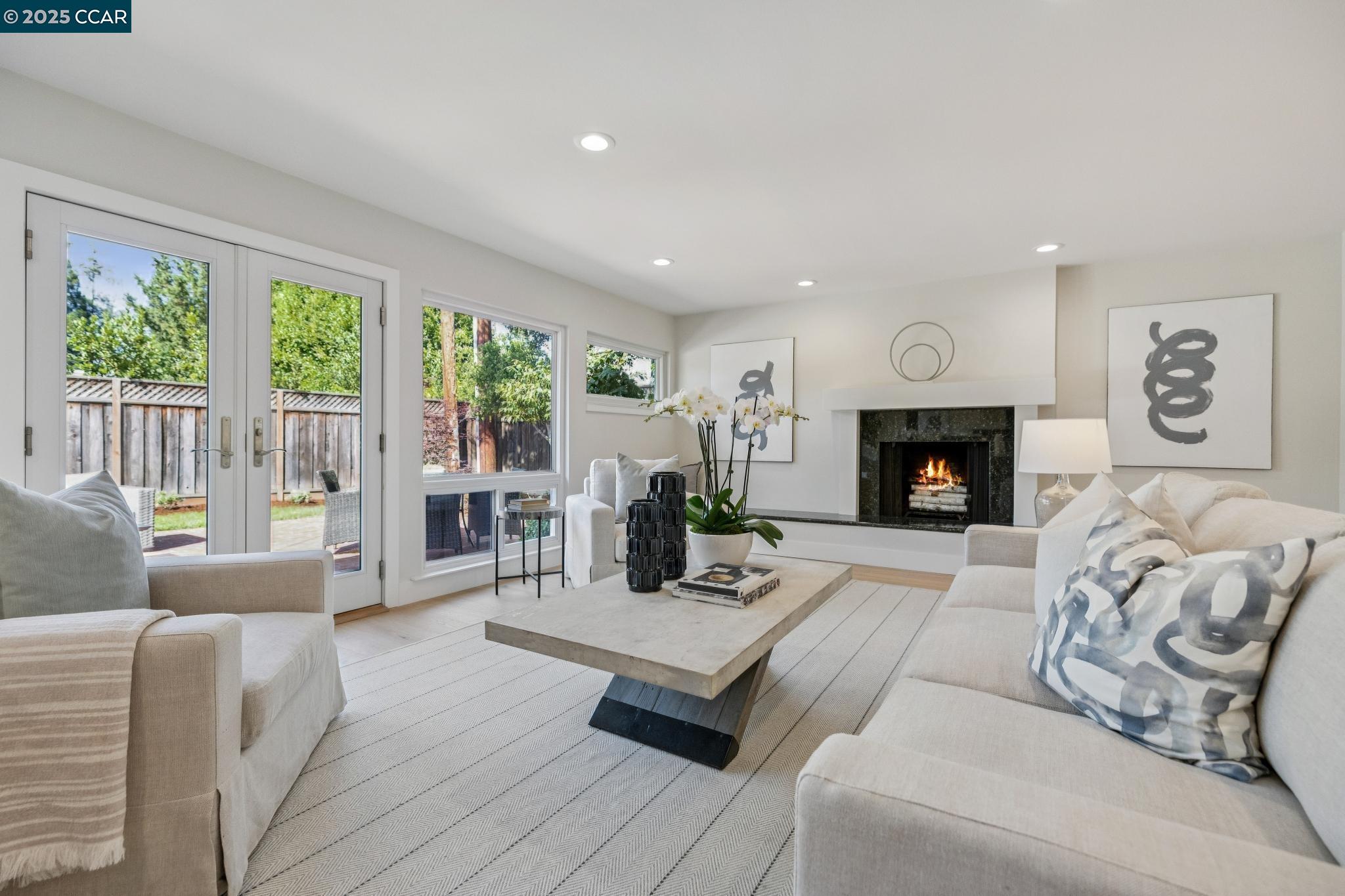 Menlo Park, California, 94025, United States, ,3 BathroomsBathrooms,Residential,Active,1843840