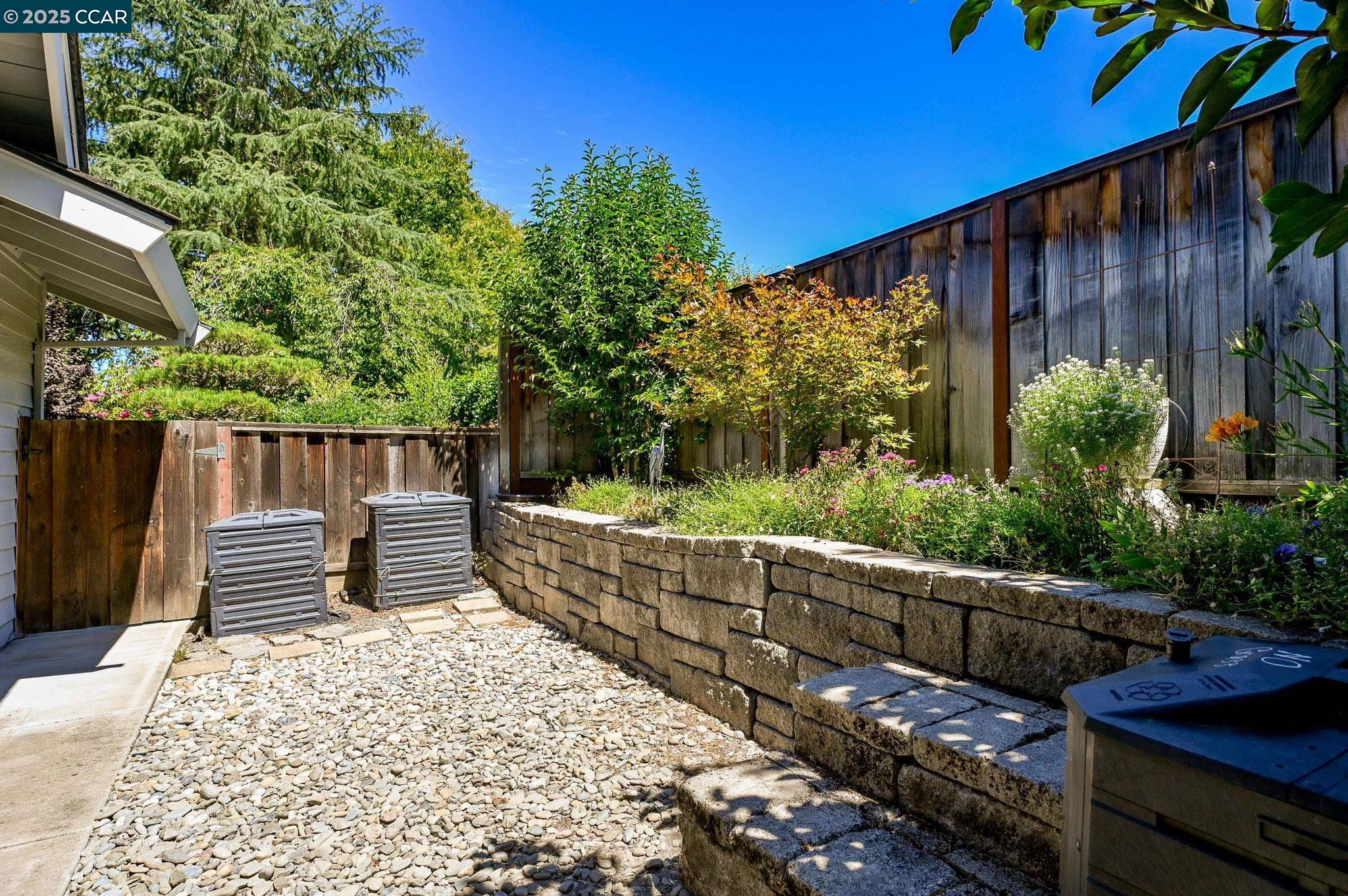 Alamo, California, 94507, United States, 4 Bedrooms Bedrooms, ,4 BathroomsBathrooms,Residential,Active,1913946