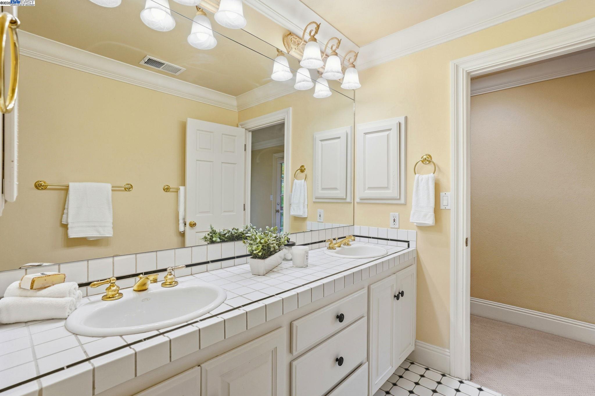 Danville, California, 94506, United States, 4 Bedrooms Bedrooms, ,3 BathroomsBathrooms,Residential,Active,1964284