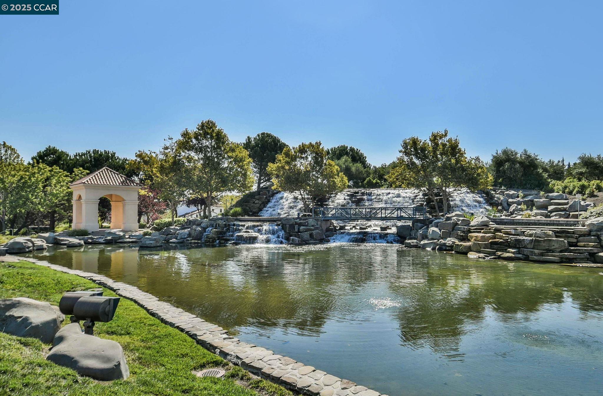 San Ramon, California, 94582, United States, 5 Bedrooms Bedrooms, ,5 BathroomsBathrooms,Residential,Active,1952062