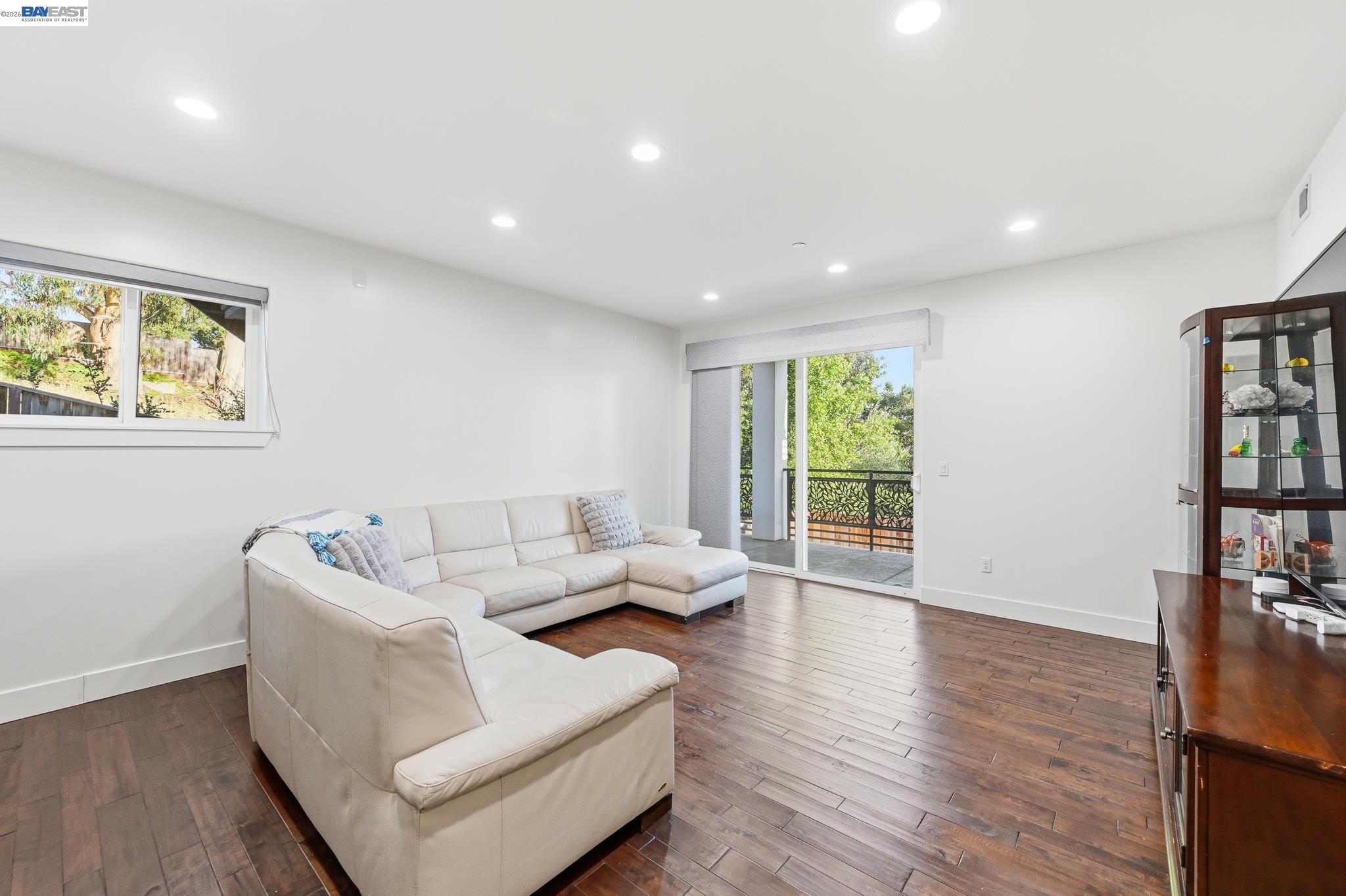 Castro Valley, California, 94546, United States, 5 Bedrooms Bedrooms, ,7 BathroomsBathrooms,Residential,Active,2044535