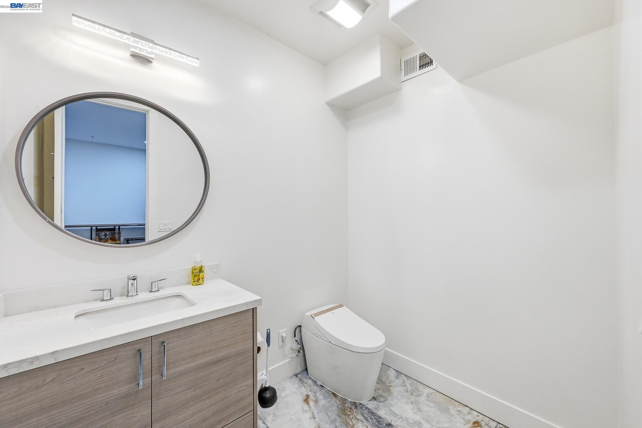 Castro Valley, California, 94546, United States, 5 Bedrooms Bedrooms, ,7 BathroomsBathrooms,Residential,Active,2044535