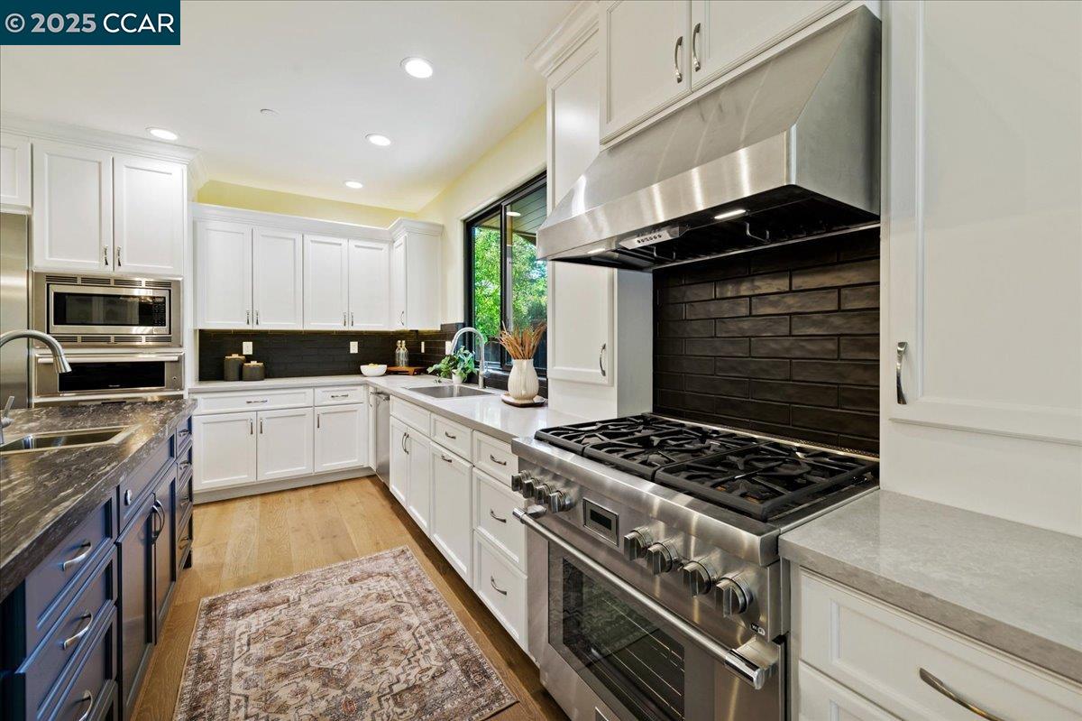 Danville, California, 94526, United States, 5 Bedrooms Bedrooms, ,4 BathroomsBathrooms,Residential,Active,1936384